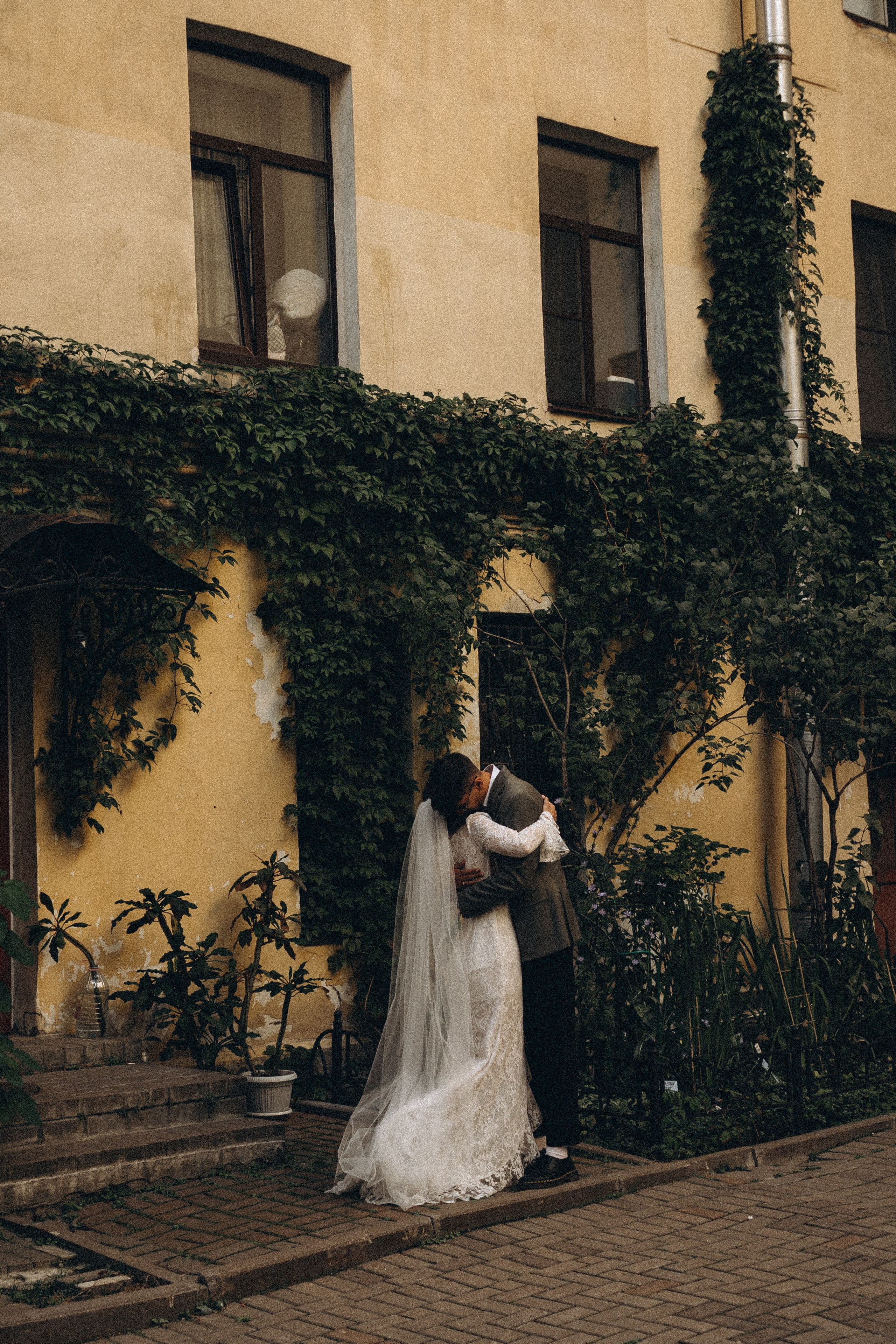 СВАДЕБНАЯ ПРОГУЛКА ВОЗЕ ИСАИКЕВСКОГО СОБОРА АСТОРИИ И ЗАКОНОДАЛЕТНОГО СОБРАНИЯ. Профессиональный фотограф, Санкт-Петербург — Виктория Богомолова