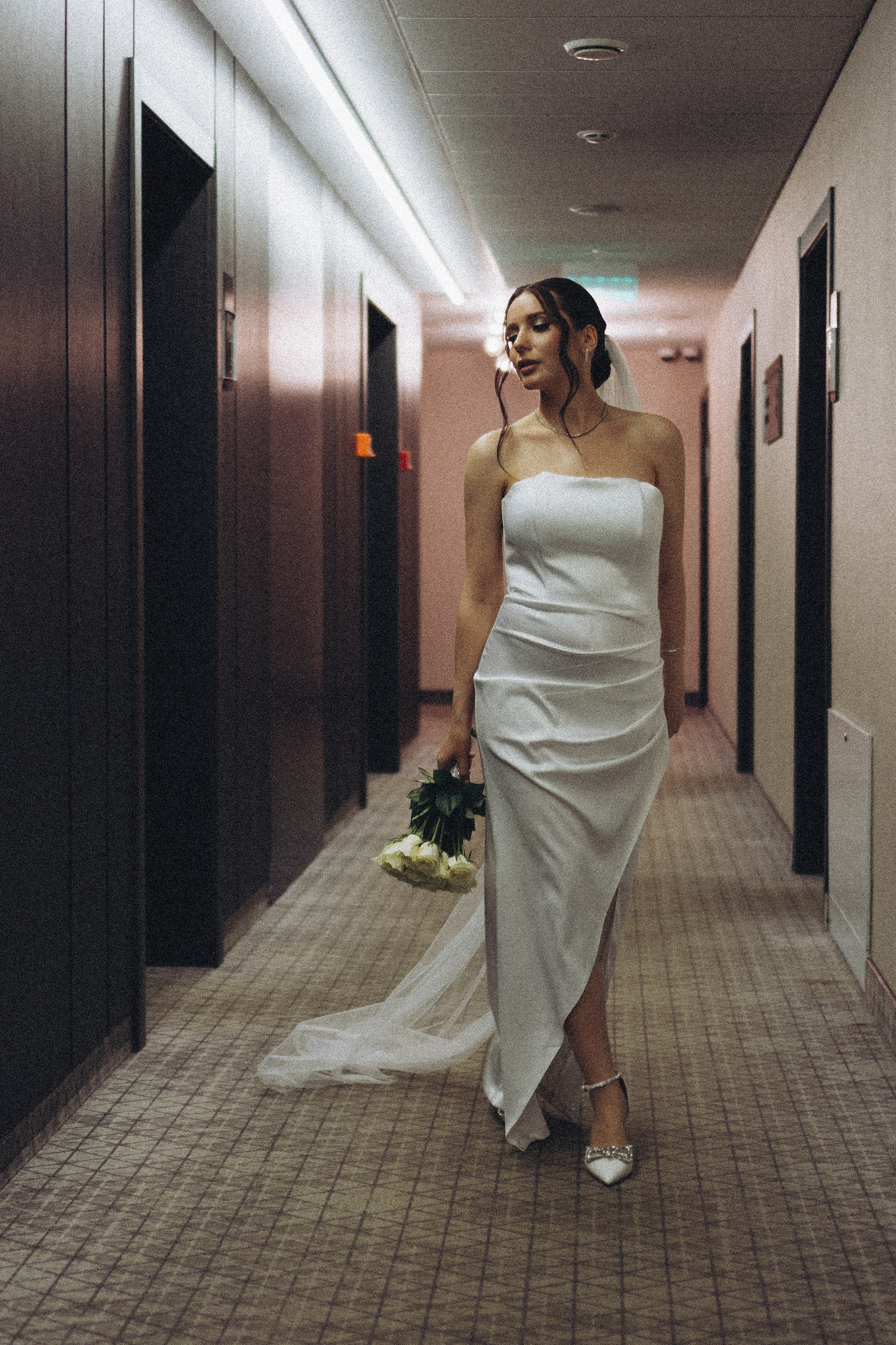 СВАДЕБНАЯ СЬЕМКА СБОРОВ ЖЕНИХА И НЕВЕСТЫ В ОТЕЛЕ И ТАКЖЕ ФОТОСЕССИИЯ В ОТЕЛЕЕ МЕГАПОЛИС БРЯНСК. Профессиональный фотограф, Санкт-Петербург — Виктория Богомолова