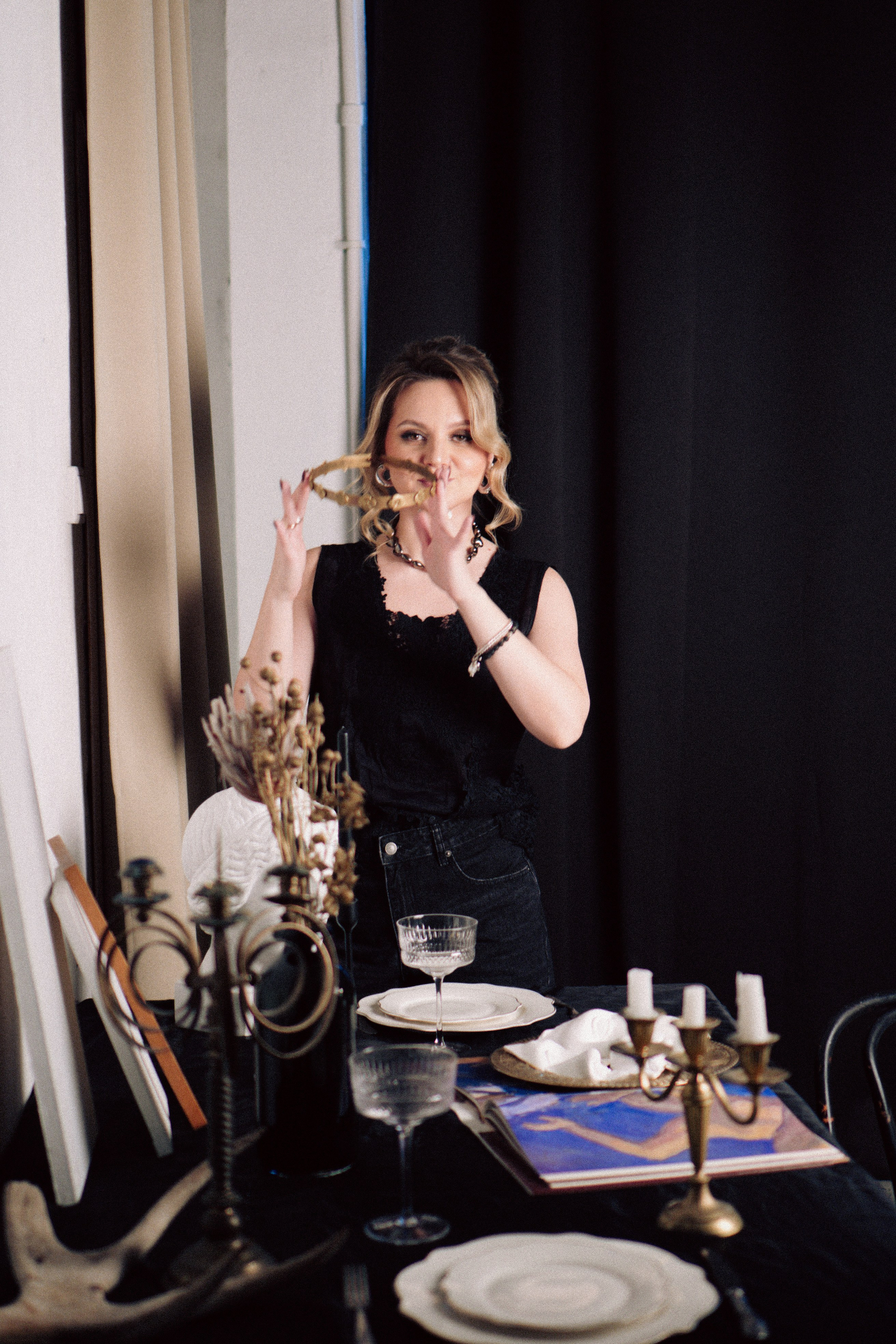 НОВОГОДНЯЯ ФОТОСЕСИИЯ В СТУДИИ ДЛЯ ДЕВУШКИ И ПРОГУЛКА ПО ЧЕРНЫШЕВСКОЙ. Профессиональный фотограф, Санкт-Петербург — Виктория Богомолова