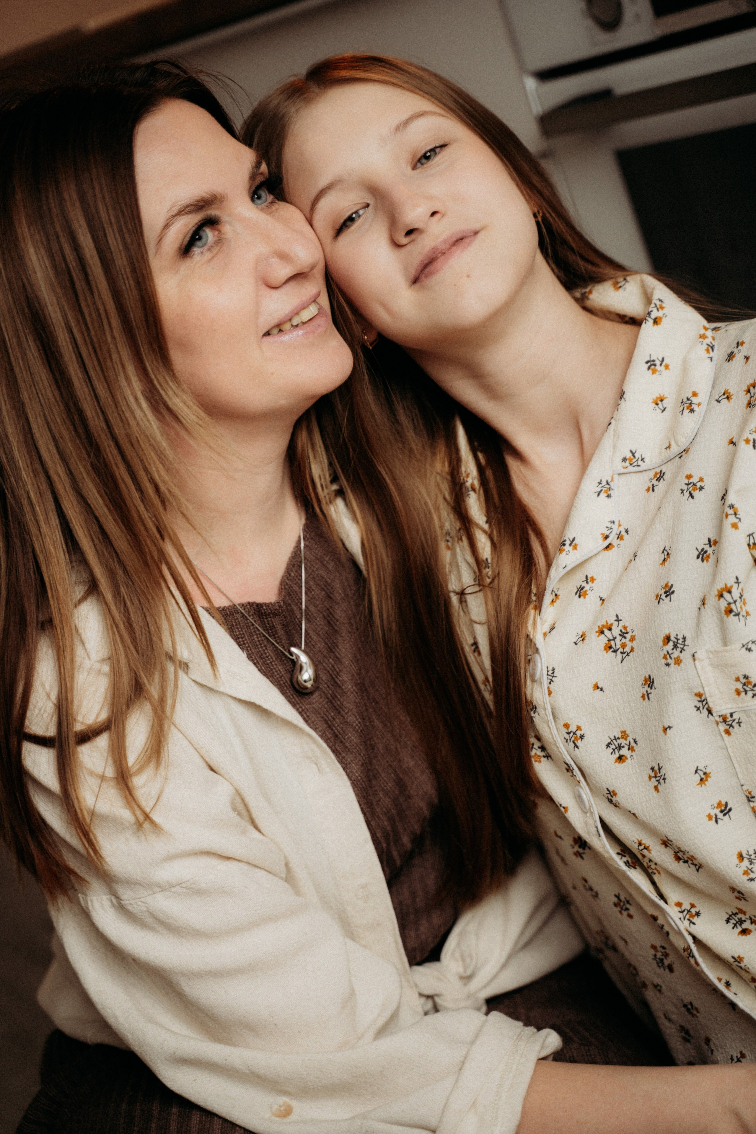 Семья на кухне