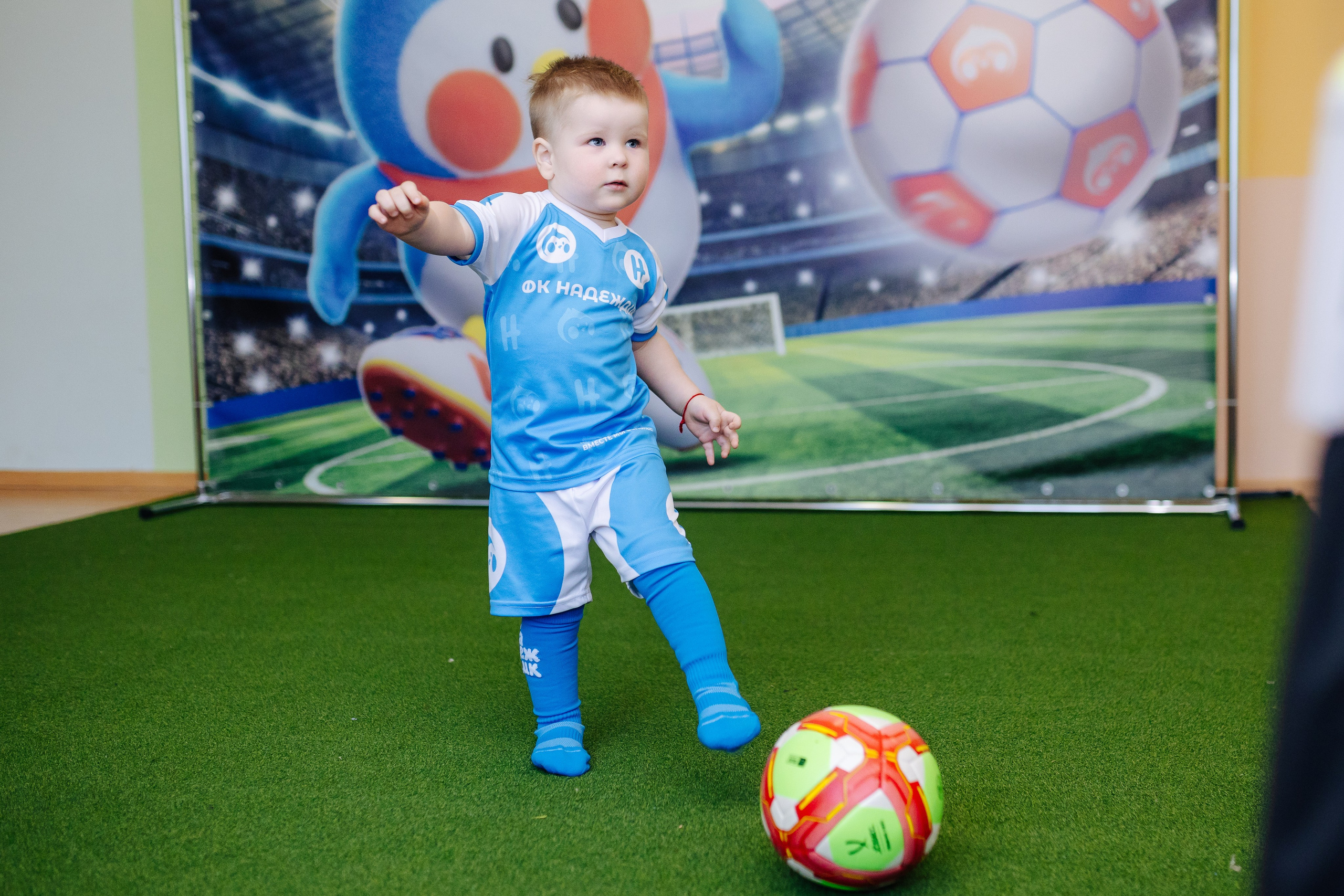 Фотосессия с кубком в детских садах г. Магнитогорска. Денис Прохоров Фотограф в г. Магнитогорск