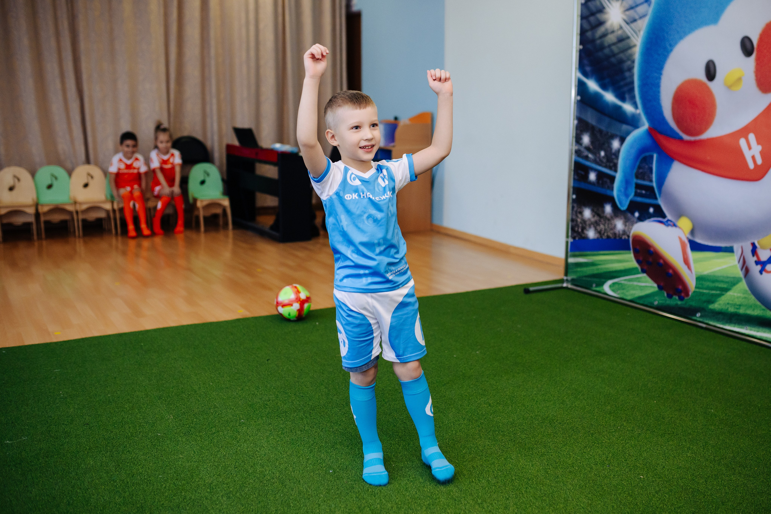 Фотосессия с кубком в детских садах г. Магнитогорска. Денис Прохоров Фотограф в г. Магнитогорск