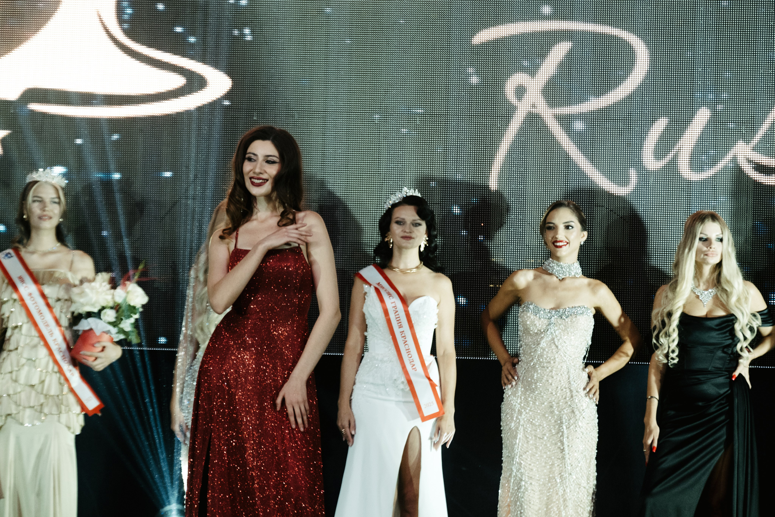 Мисс и Миссис Россия Земли Краснодар 2025 программа. Свадебный и репортажной фотограф Денис Ожигин в Краснодаре и Краснодарском крае