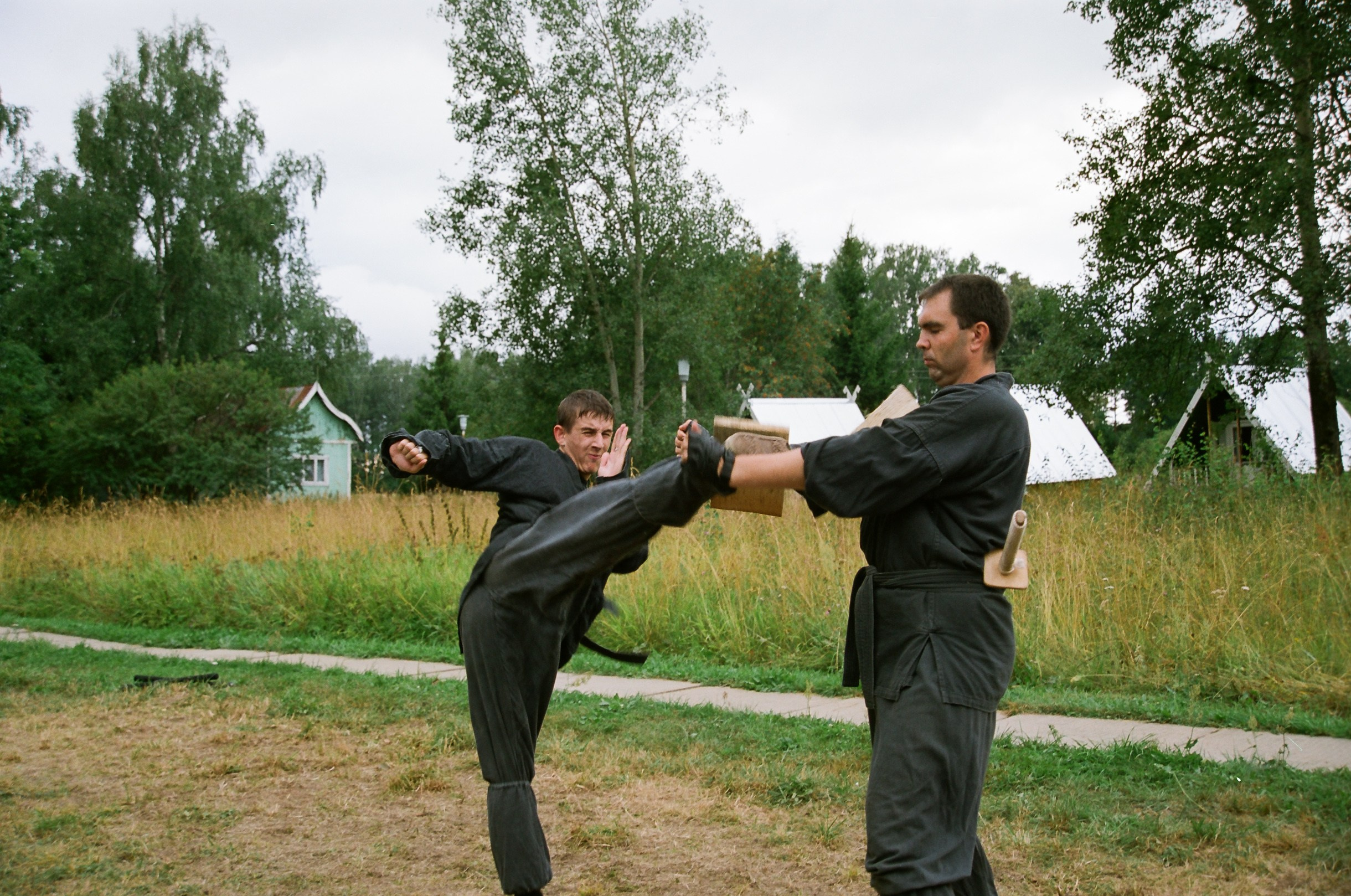 Фотографии Летние сборы ШБИ МОН 2003 г. Школа Боевых Искусств «МОН»