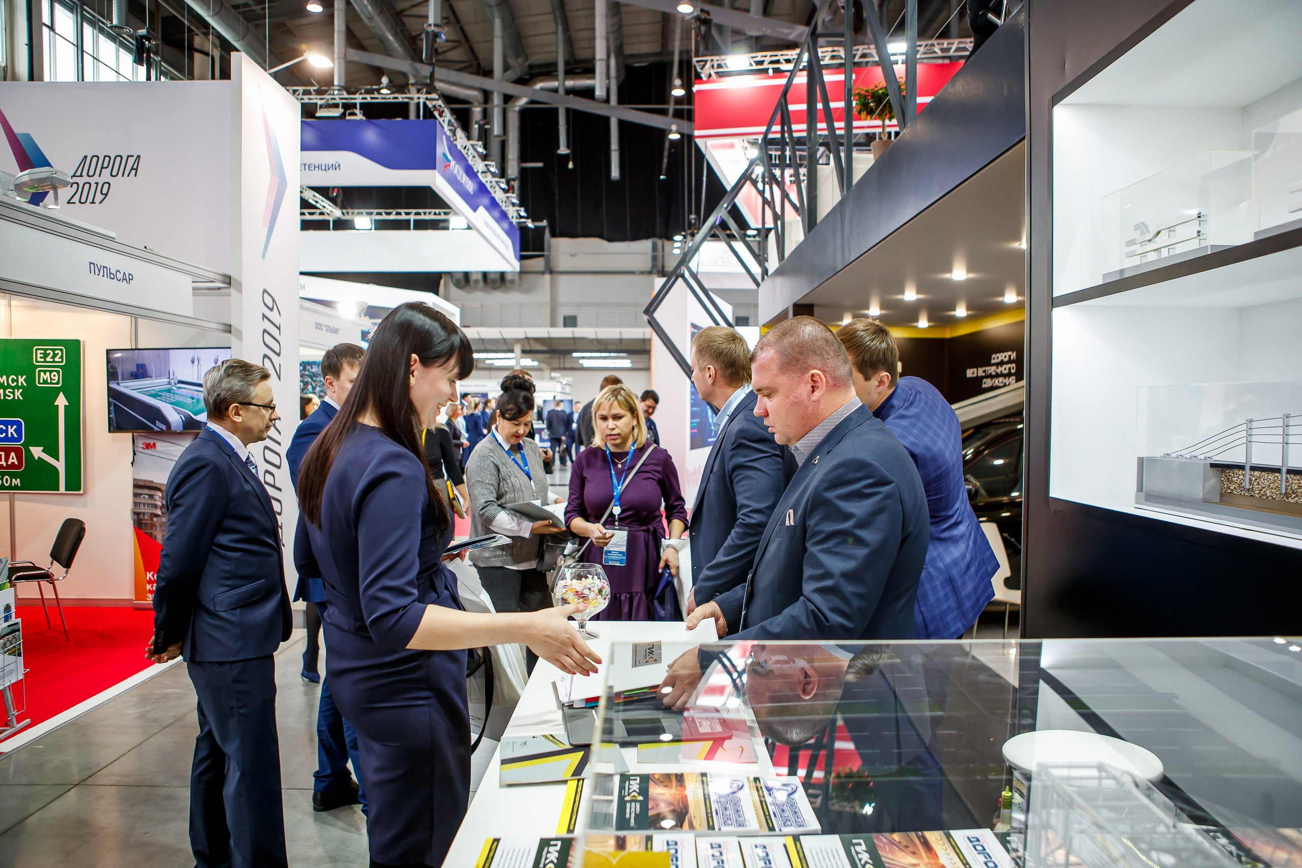 Фотосъёмка работы стенда для Предприятия ПИК. Фотограф на выставку в Москве