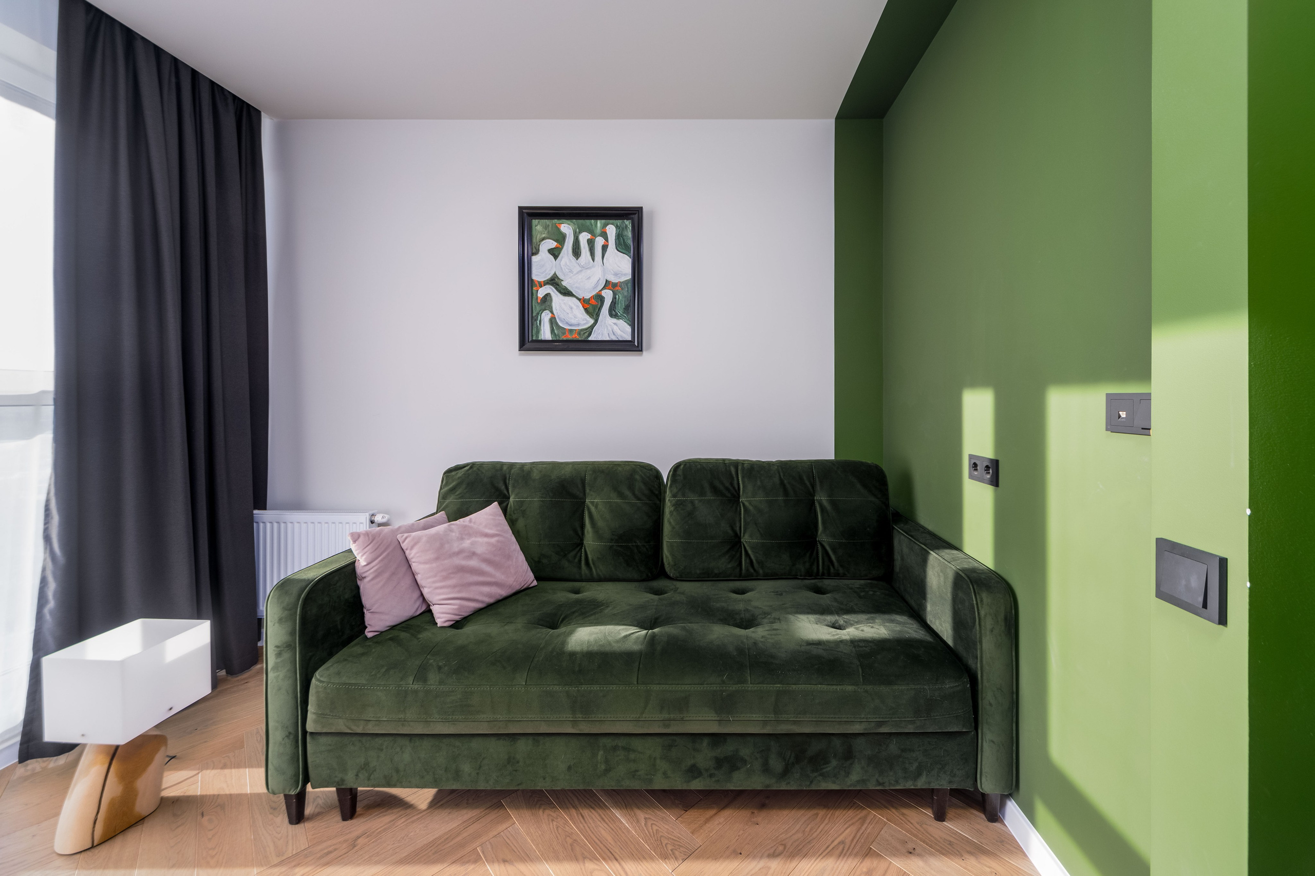 Интерьер гостиной двухкомнатной квартиры в ЖК Minsk World