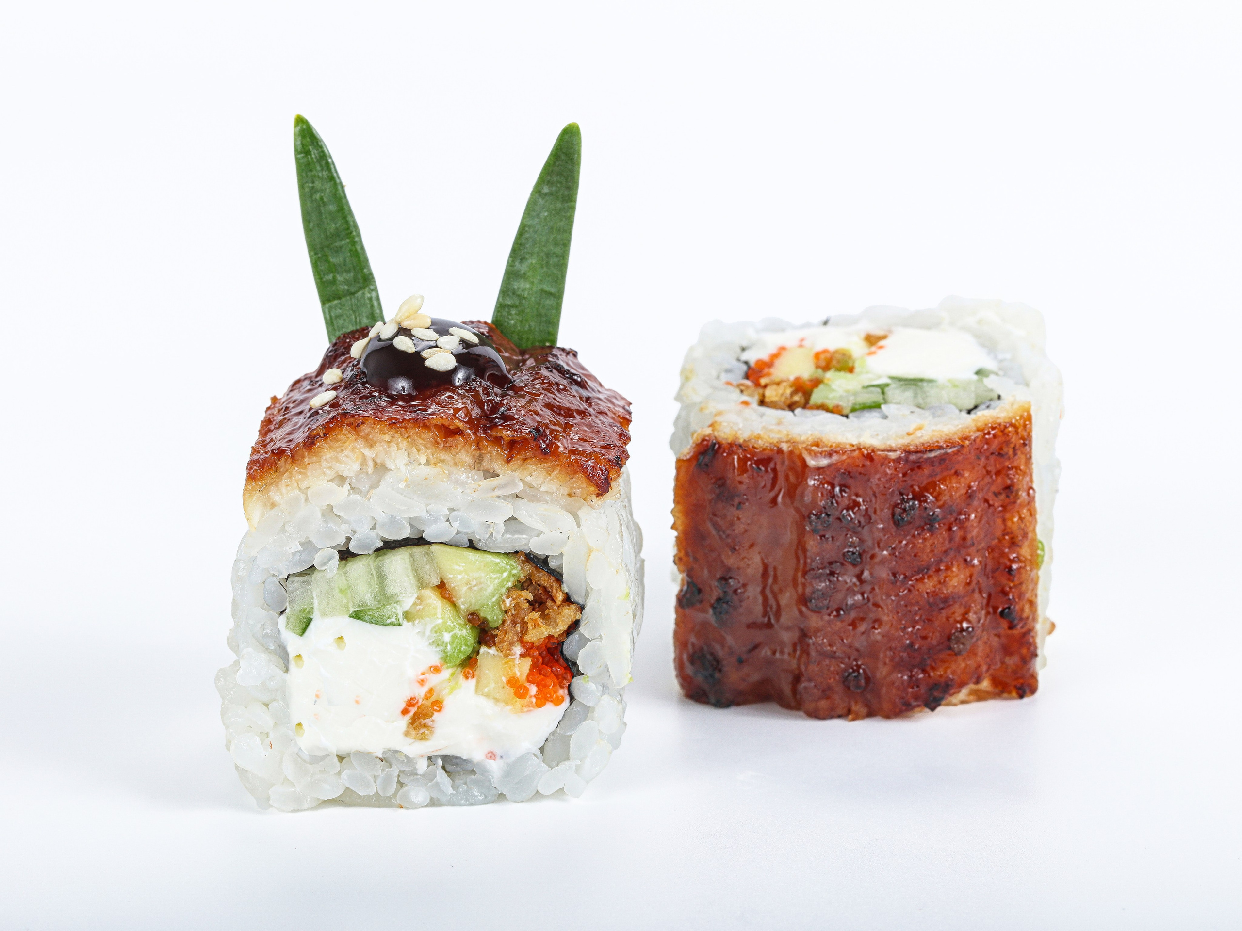 Фотосъемка суши и роллов. Заказ по тел.: +7 (906) 006-90-22. Фуд-фотограф Андрей Старостин — съемка еды в Москве. 9000 руб. в час