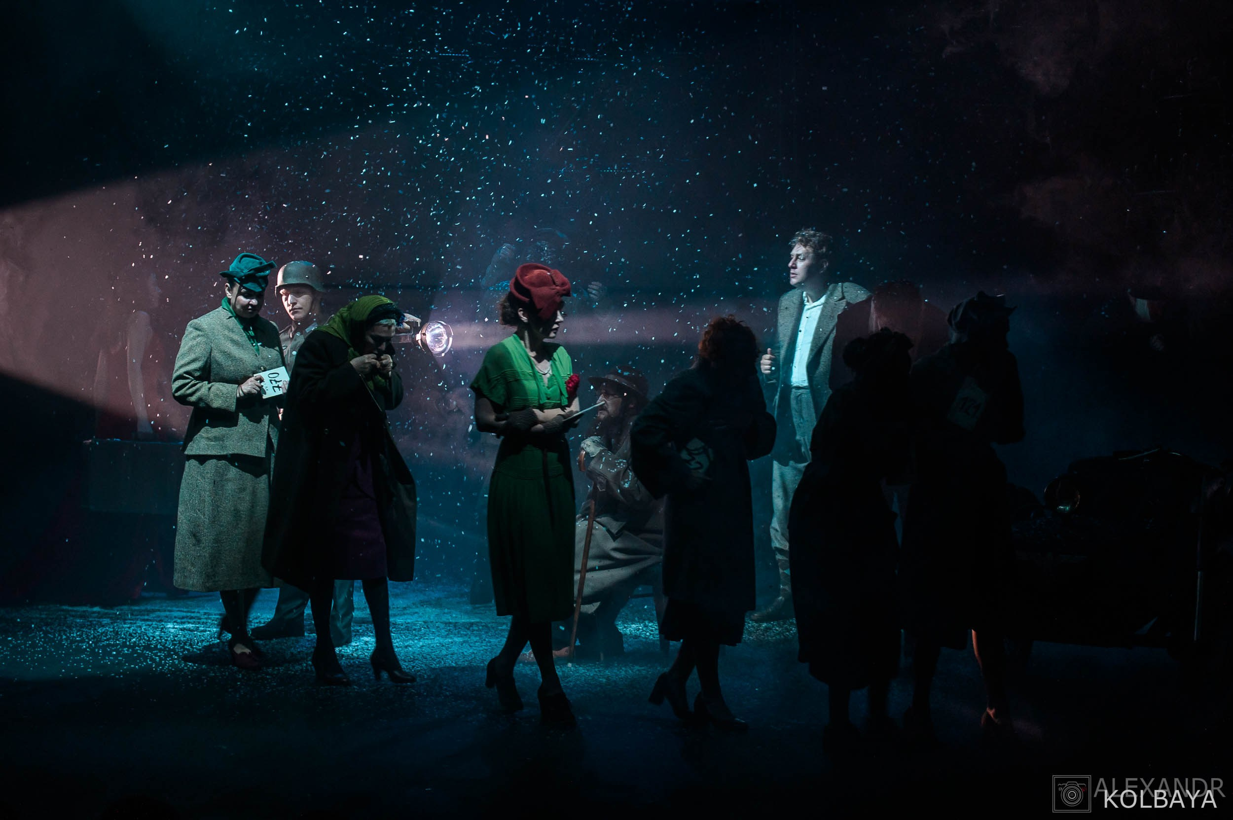 Фоторепортаж со спектакля Ночь в Лиссабоне в театре Модерн. Концертный и театральный репортажный фотограф в Москве Александр Колбая