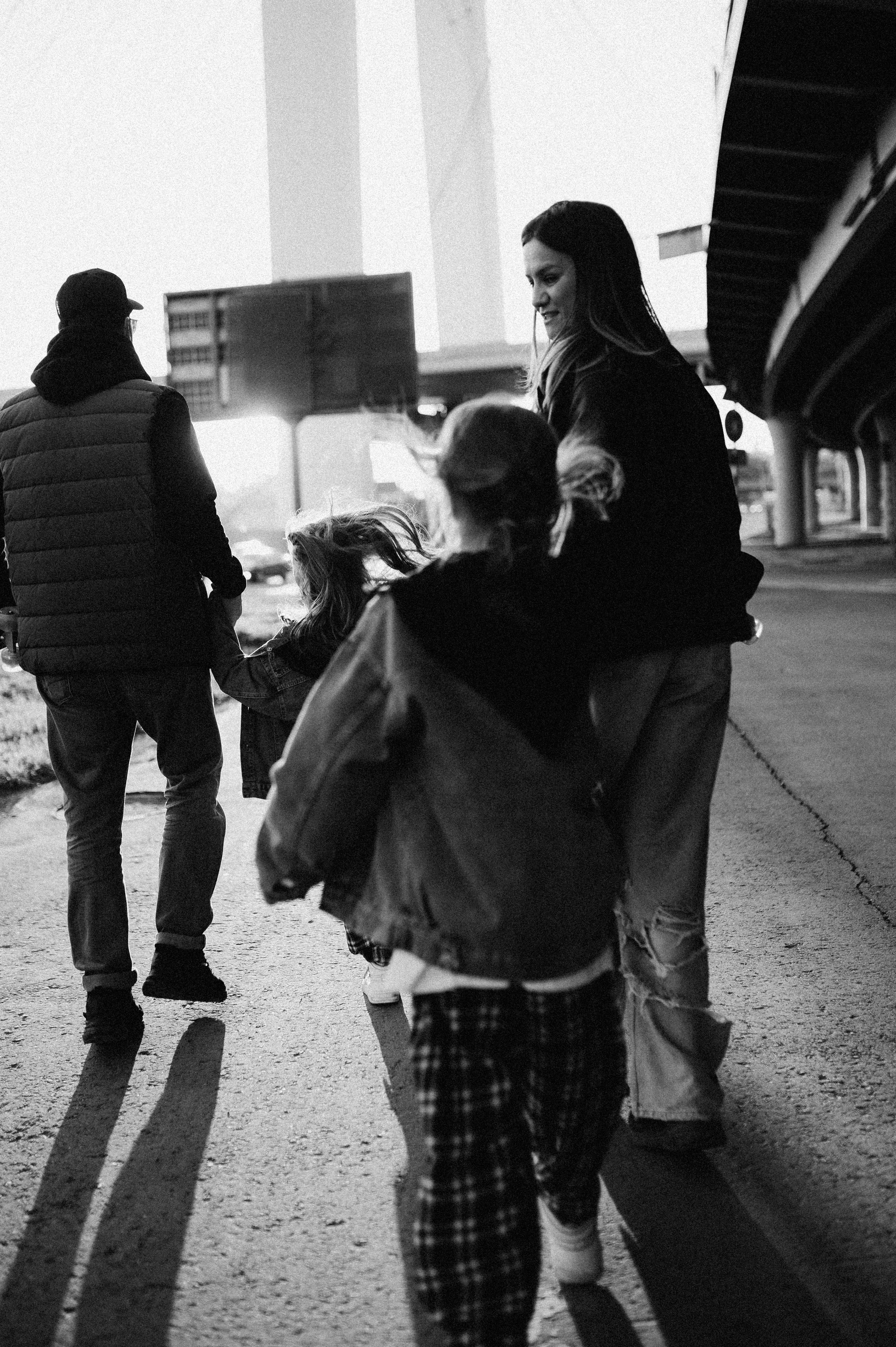 САША, АНЯ и их КИРА и ЛЕРА. Семейный фотограф в Новосибирске Женя Индрикова