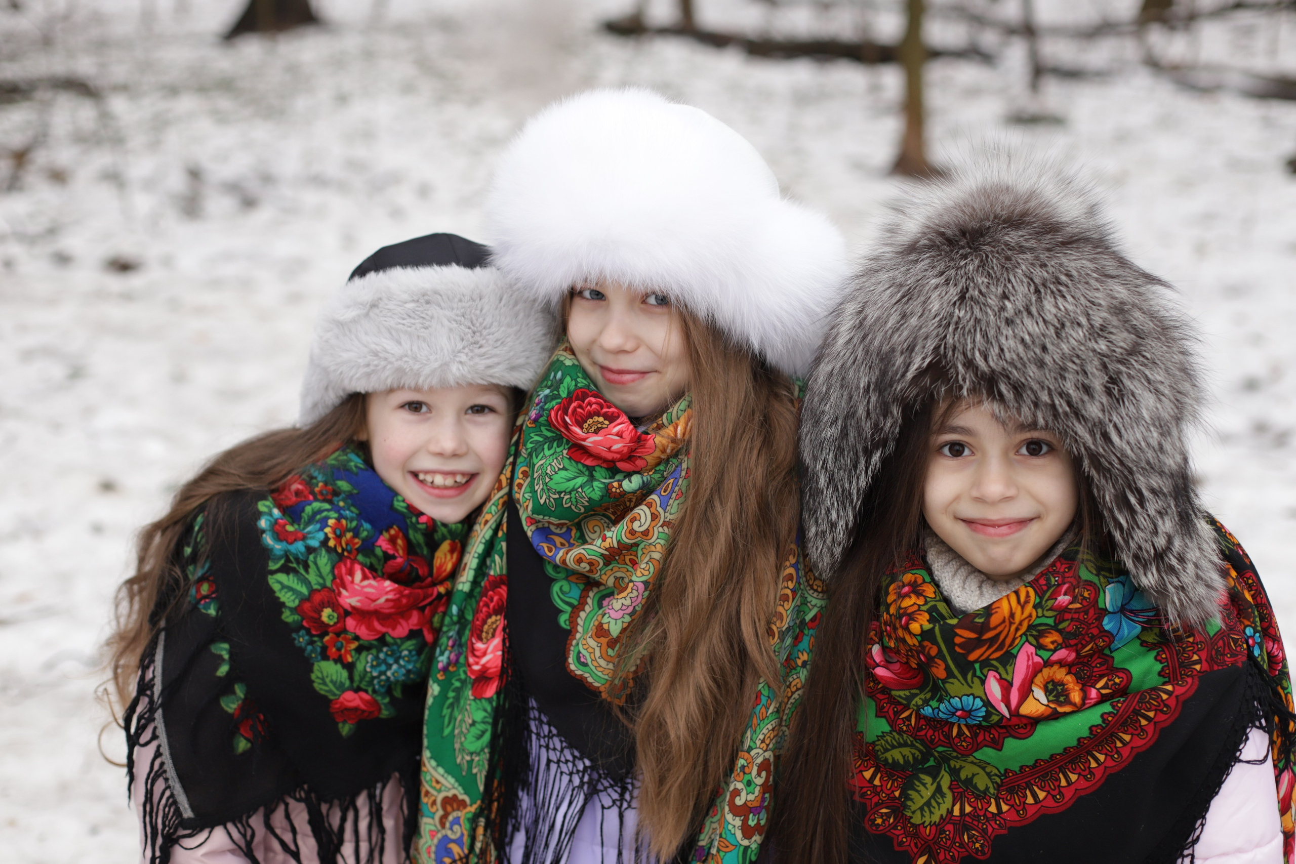 Девчёнки в павлопосадских платках и мальчишка. Диана Николаева — фотограф город Балашиха