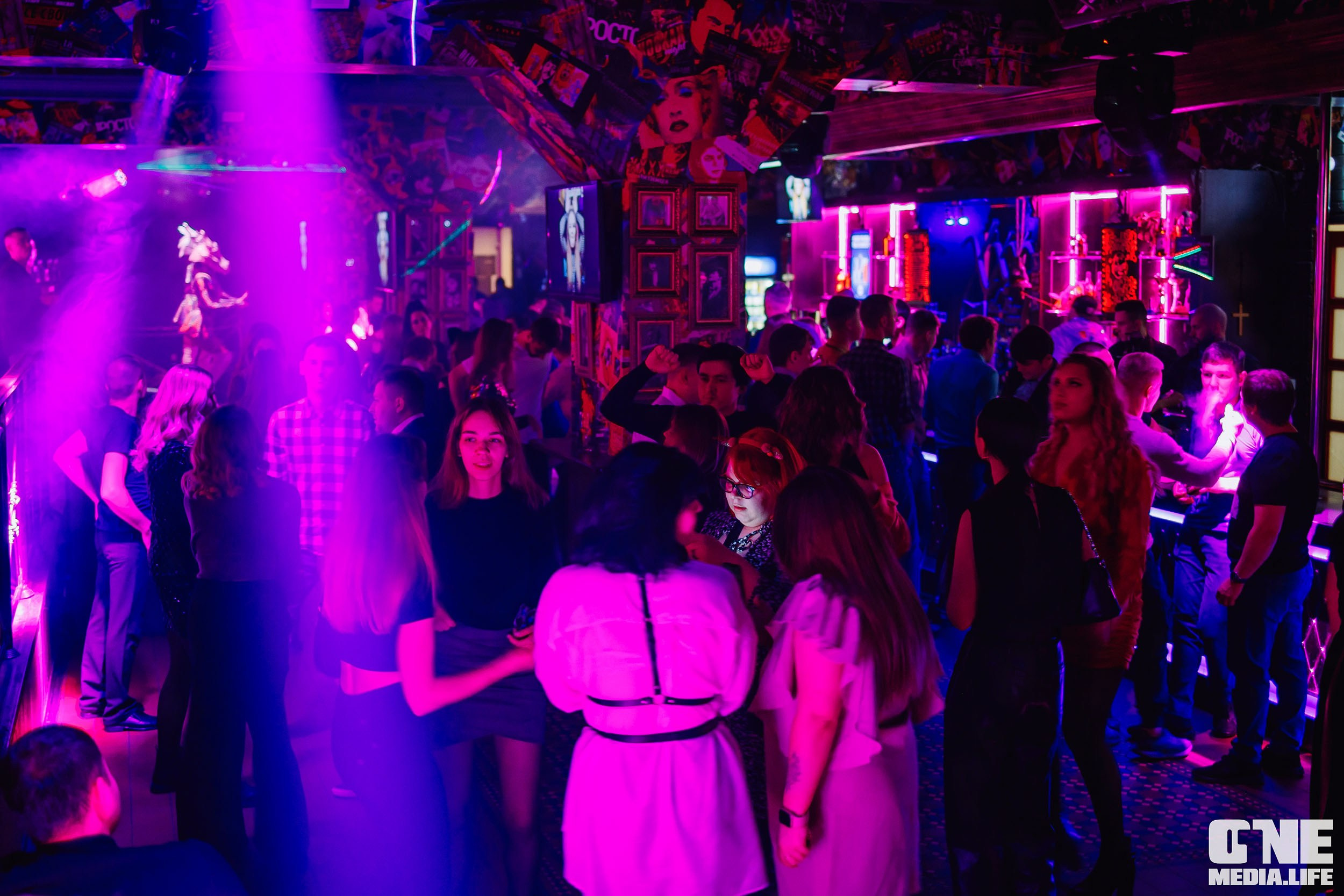 Фоторепортаж из бара XxxX. One Media Life: фоторепортажи, фотоотчеты с мероприятий и заведений