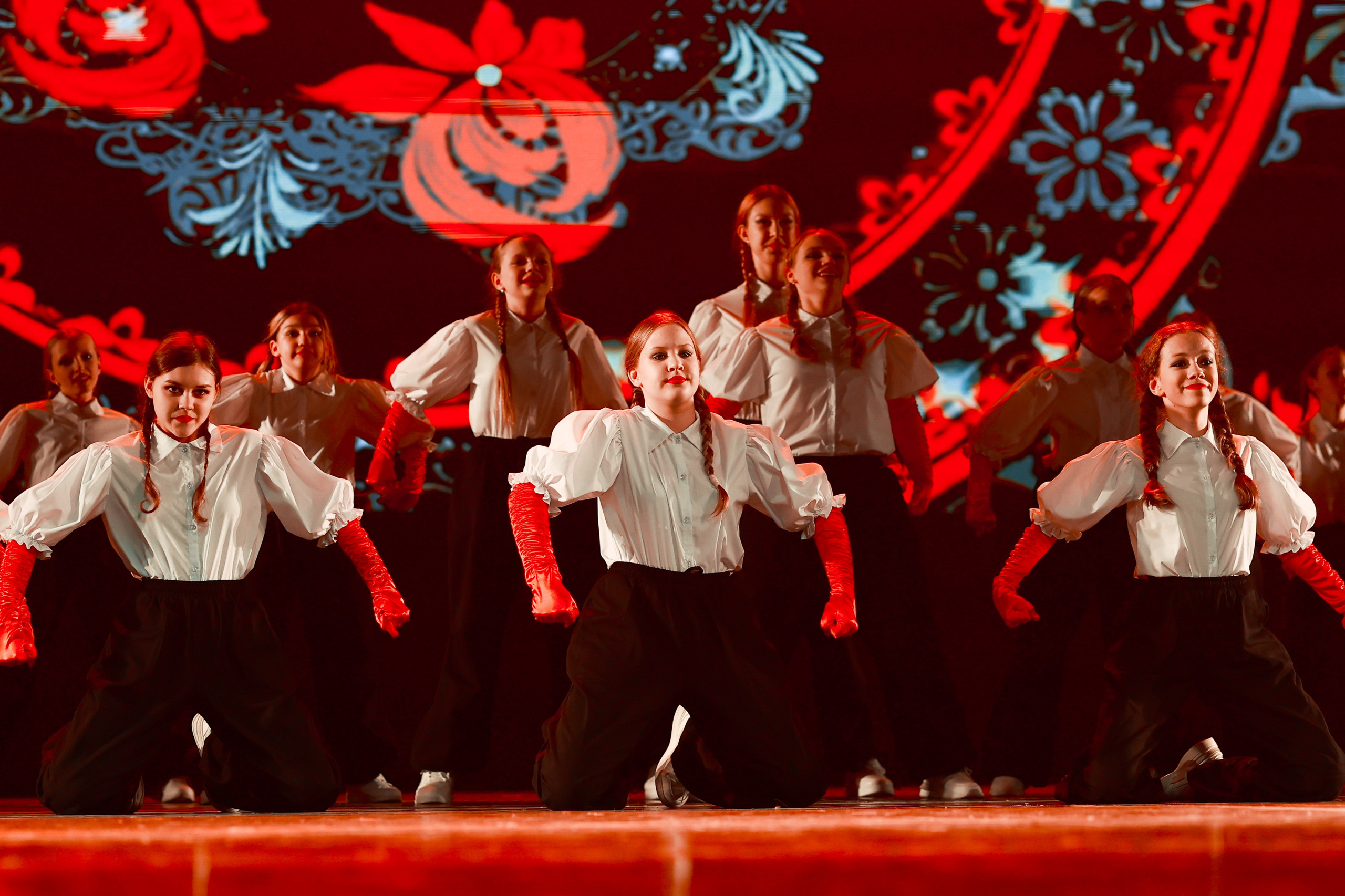 TODES Новогодняя перезагрузка 2024. MIG — студия спортивной фотографии Михаила Голянского