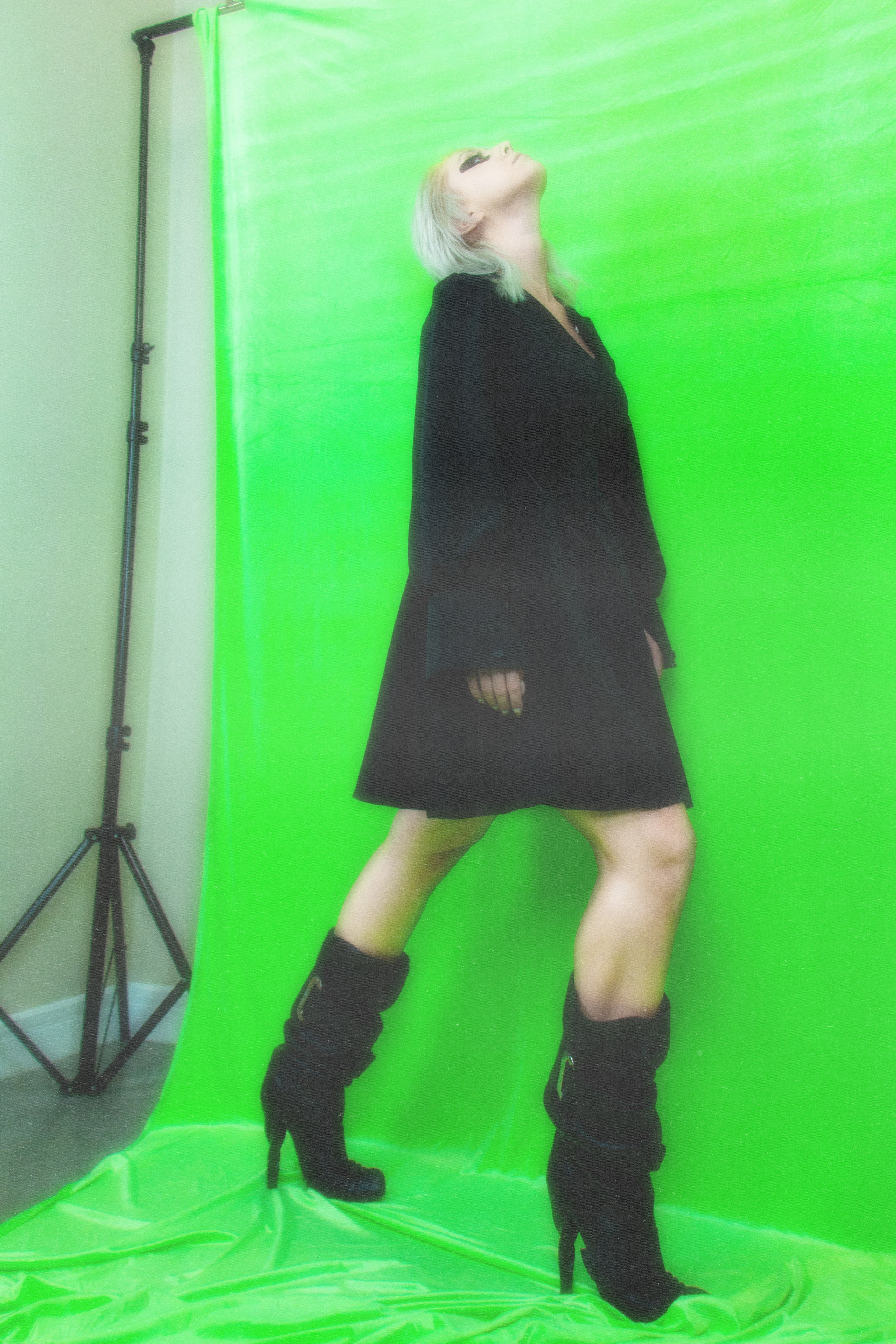 AGGRESSIVE ACIDIC INNER WORLD. Креативный фотограф Лина Селина