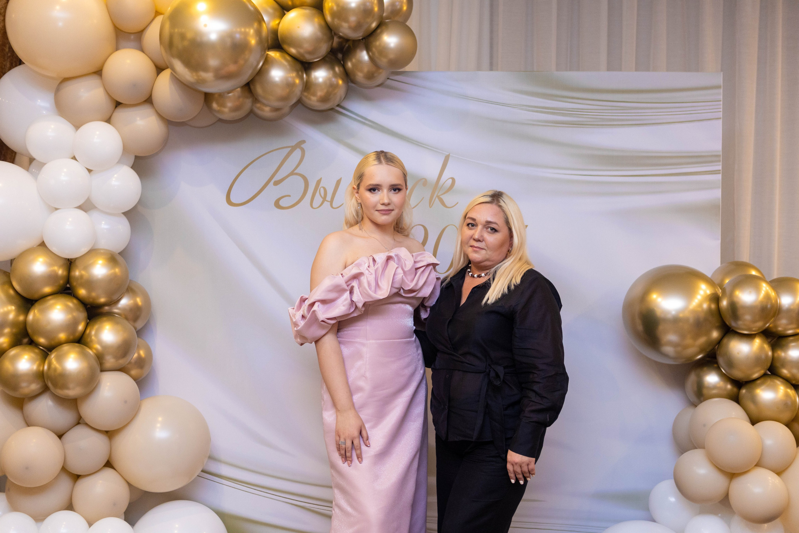 Выпускной 11а в Брудершафте 2025 г. Свадебный и предметный фотограф Ренат Каламперов