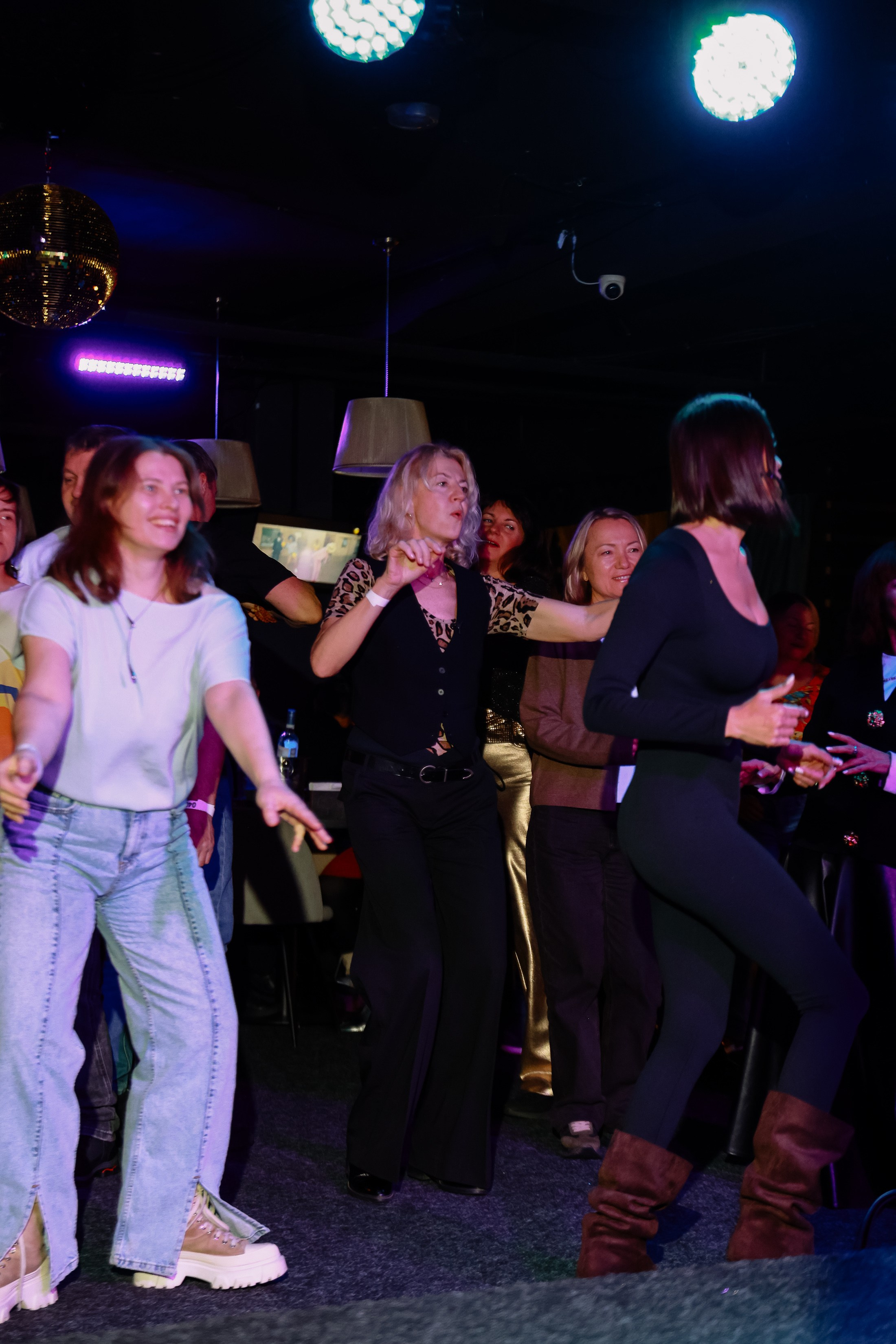 Дискотека под хиты 2000 в Истории. Фотограф Юлия Мальцева