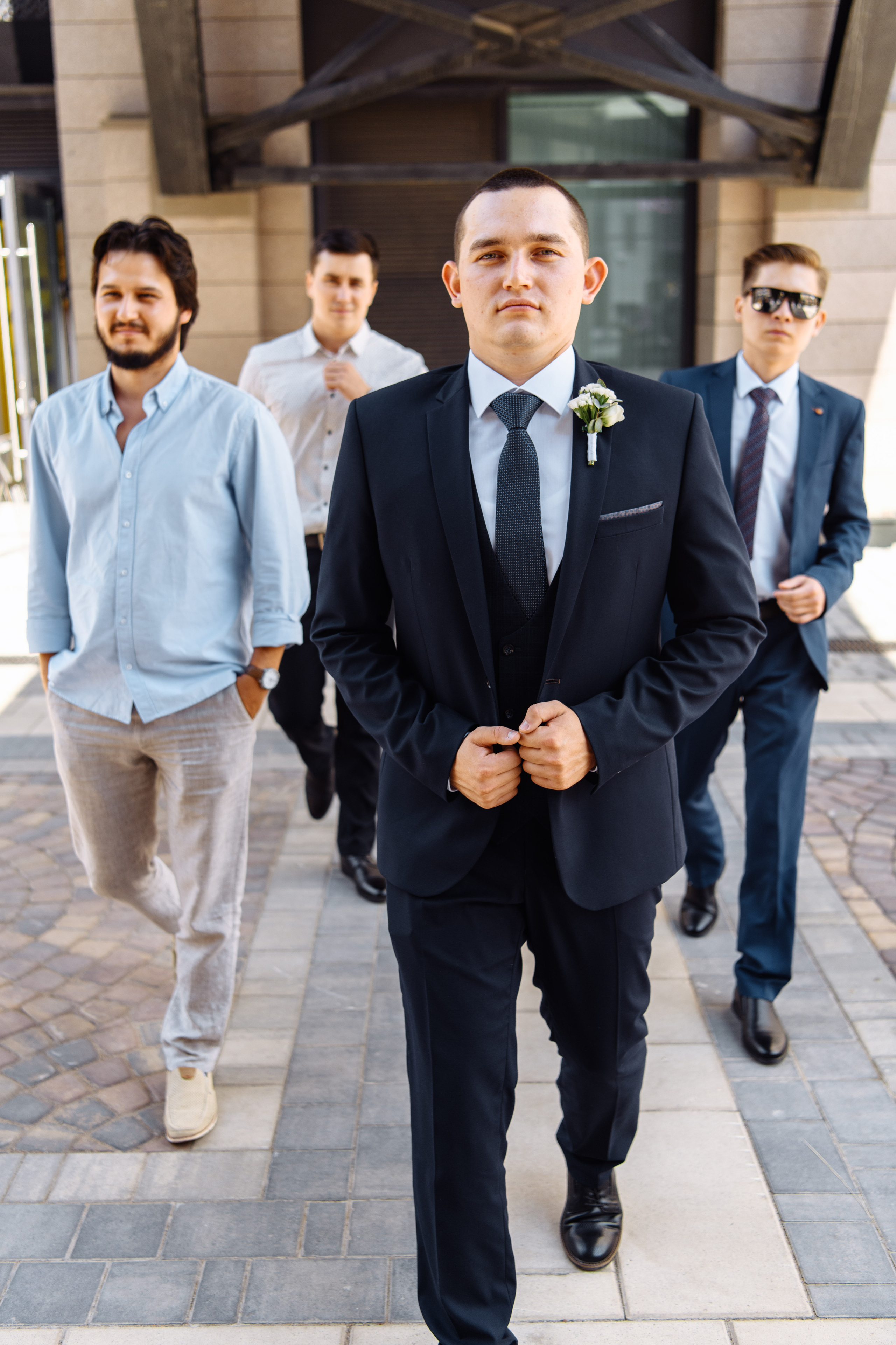 Свадебная прогулка в ЖК Аристократ на Ленина. Свадебный и семейный фотограф в Уфе | Винс Константин | Фотопроекты