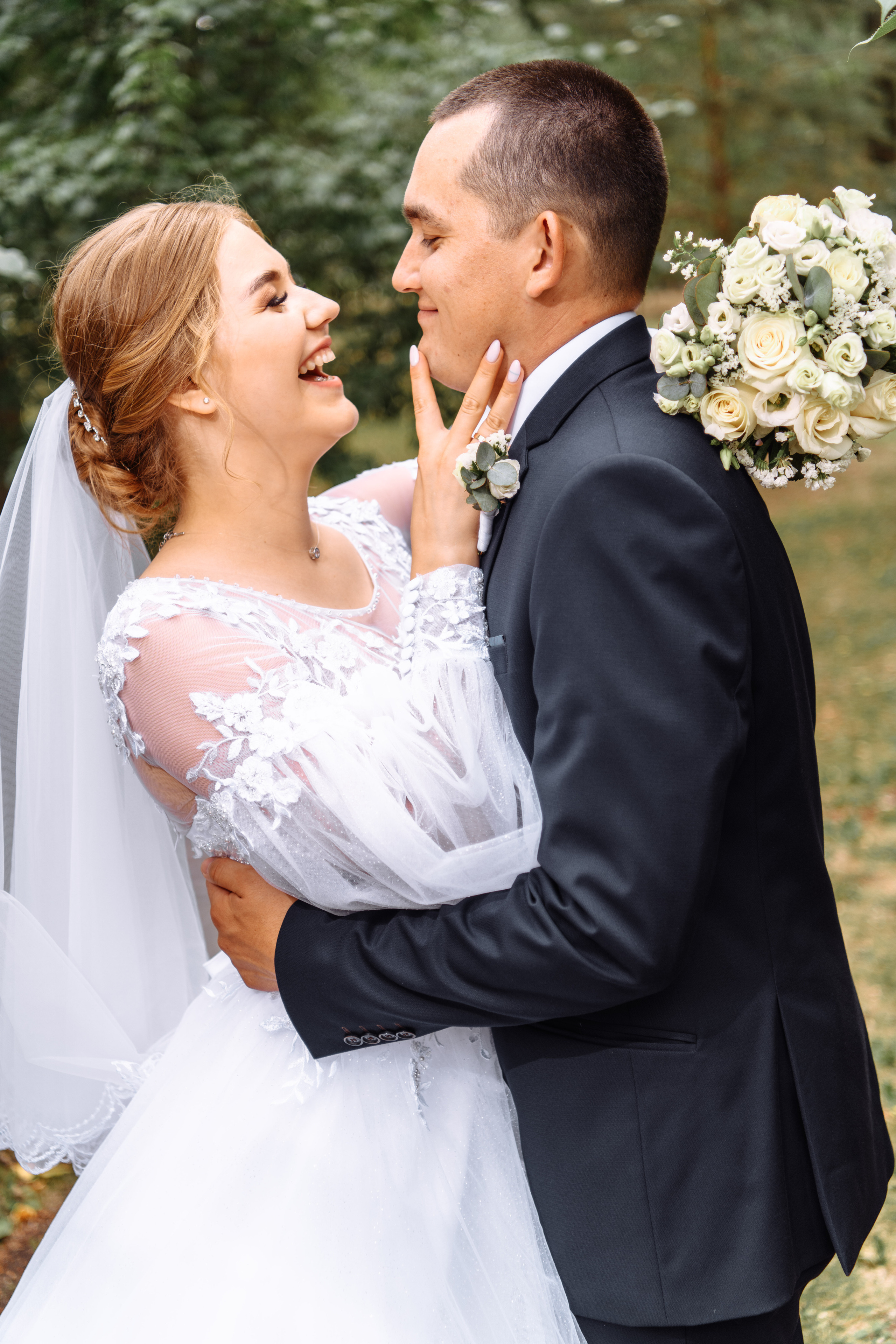 Свадебная прогулка в ЖК Аристократ на Ленина. Свадебный и семейный фотограф в Уфе | Винс Константин | Фотопроекты