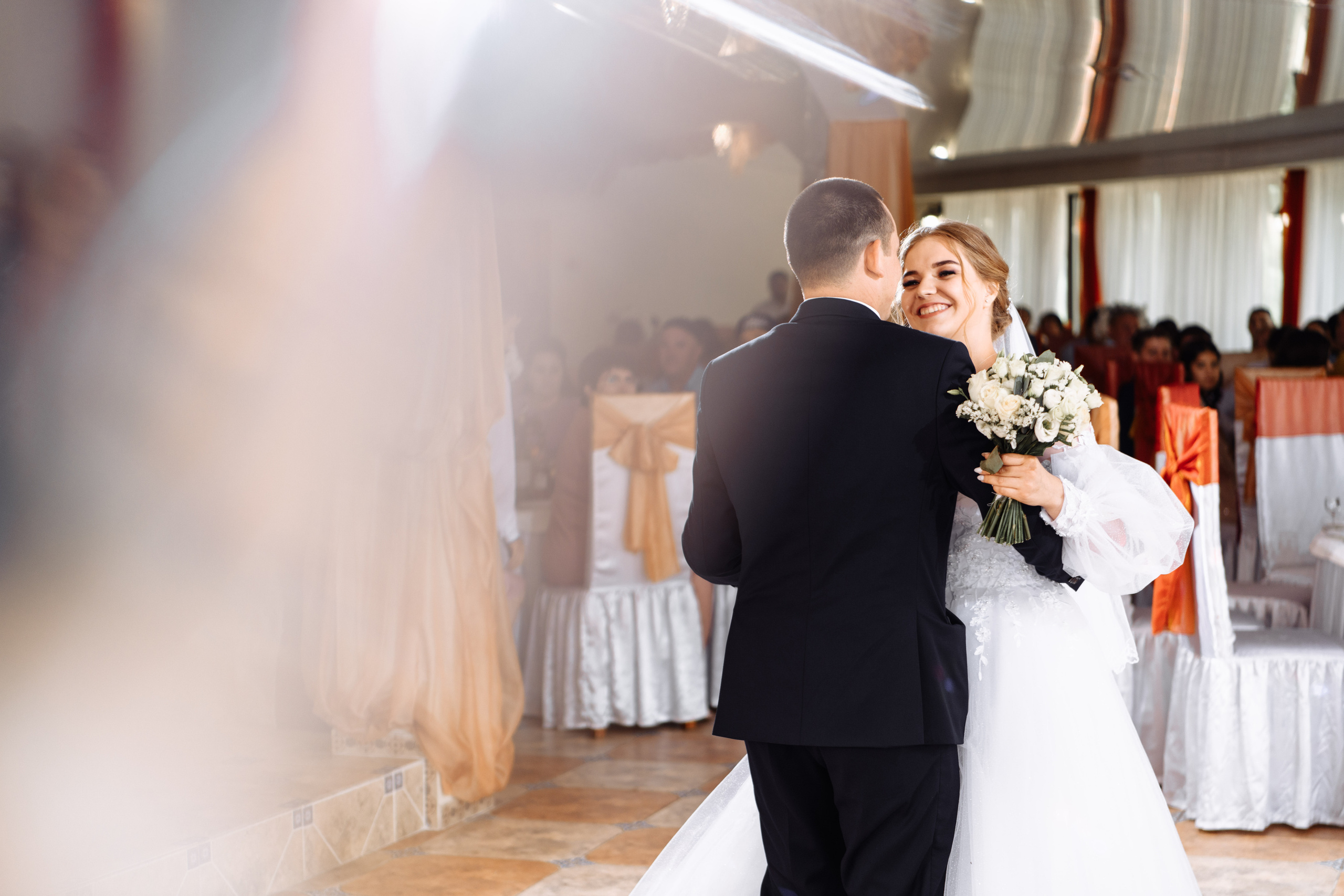 Свадебная прогулка в ЖК Аристократ на Ленина. Свадебный и семейный фотограф в Уфе | Винс Константин | Фотопроекты