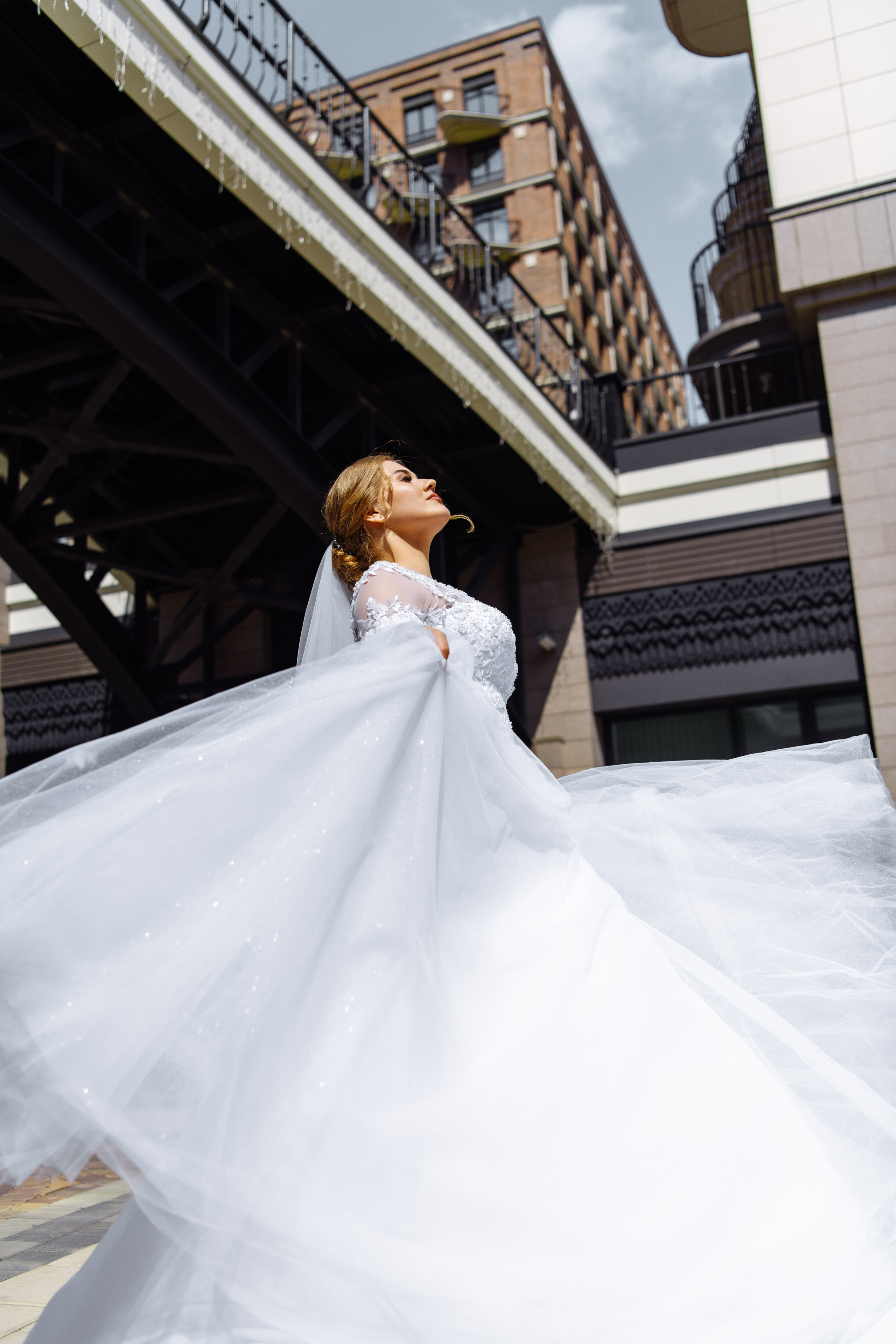 Свадебная прогулка в ЖК Аристократ на Ленина. Свадебный и семейный фотограф в Уфе | Винс Константин | Фотопроекты