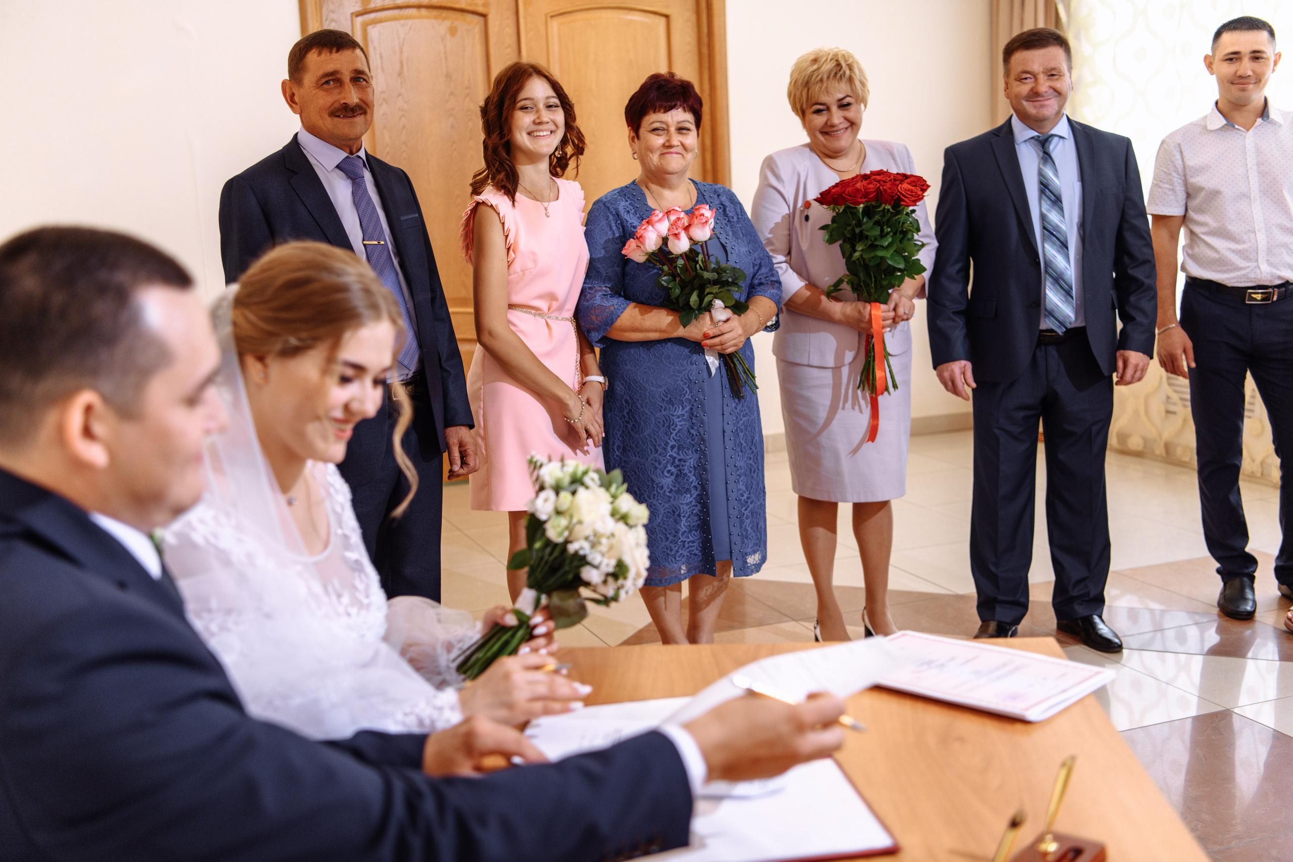 Свадебная прогулка в ЖК Аристократ на Ленина. Свадебный и семейный фотограф в Уфе | Винс Константин | Фотопроекты