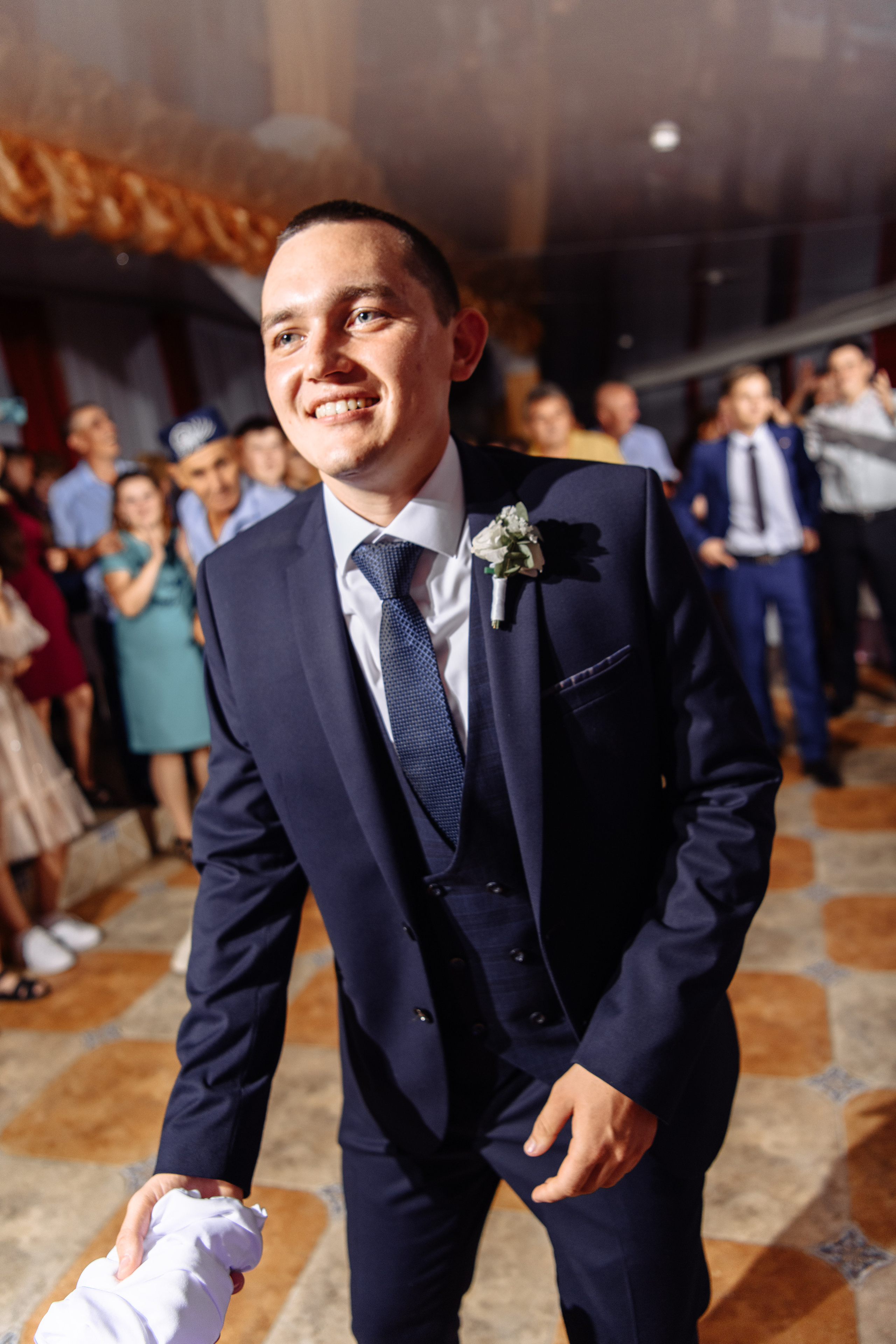 Свадебная прогулка в ЖК Аристократ на Ленина. Свадебный и семейный фотограф в Уфе | Винс Константин | Фотопроекты