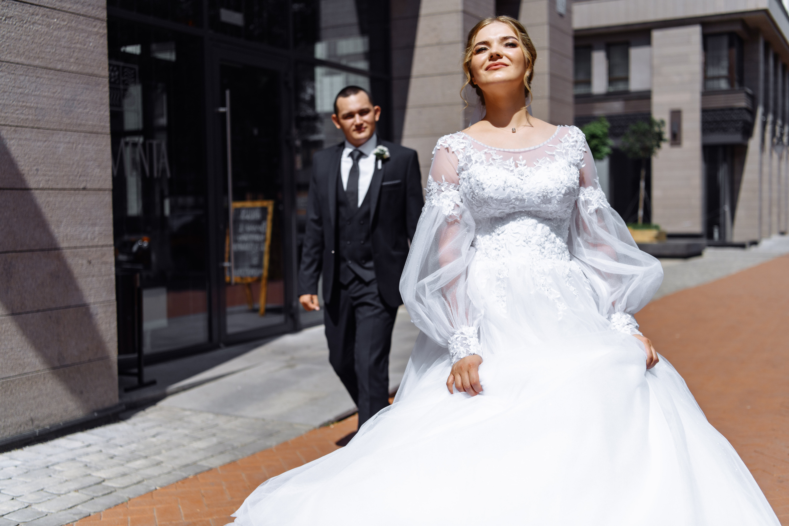 Свадебная прогулка в ЖК Аристократ на Ленина. Свадебный и семейный фотограф в Уфе | Винс Константин | Фотопроекты
