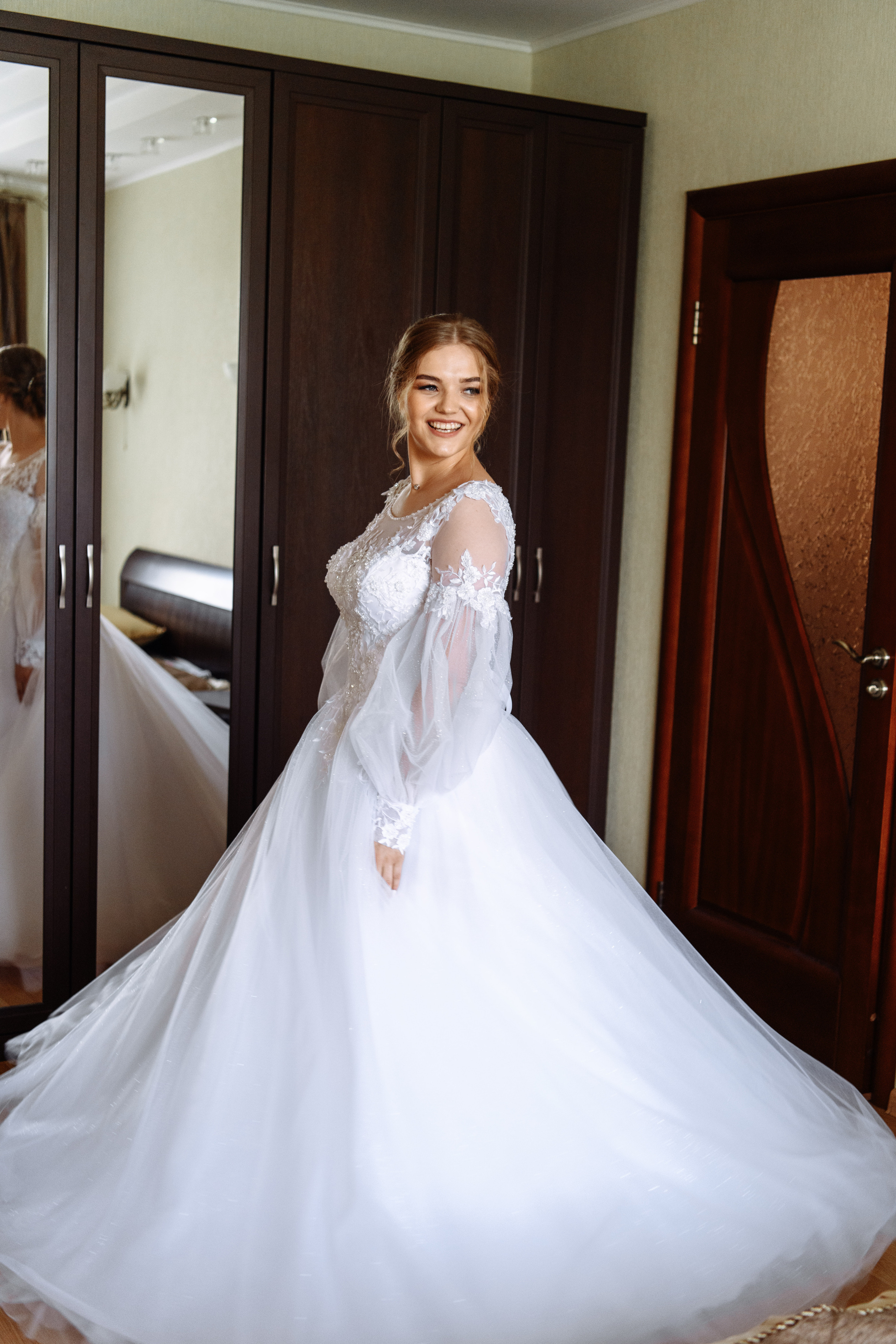 Свадебная прогулка в ЖК Аристократ на Ленина. Свадебный и семейный фотограф в Уфе | Винс Константин | Фотопроекты