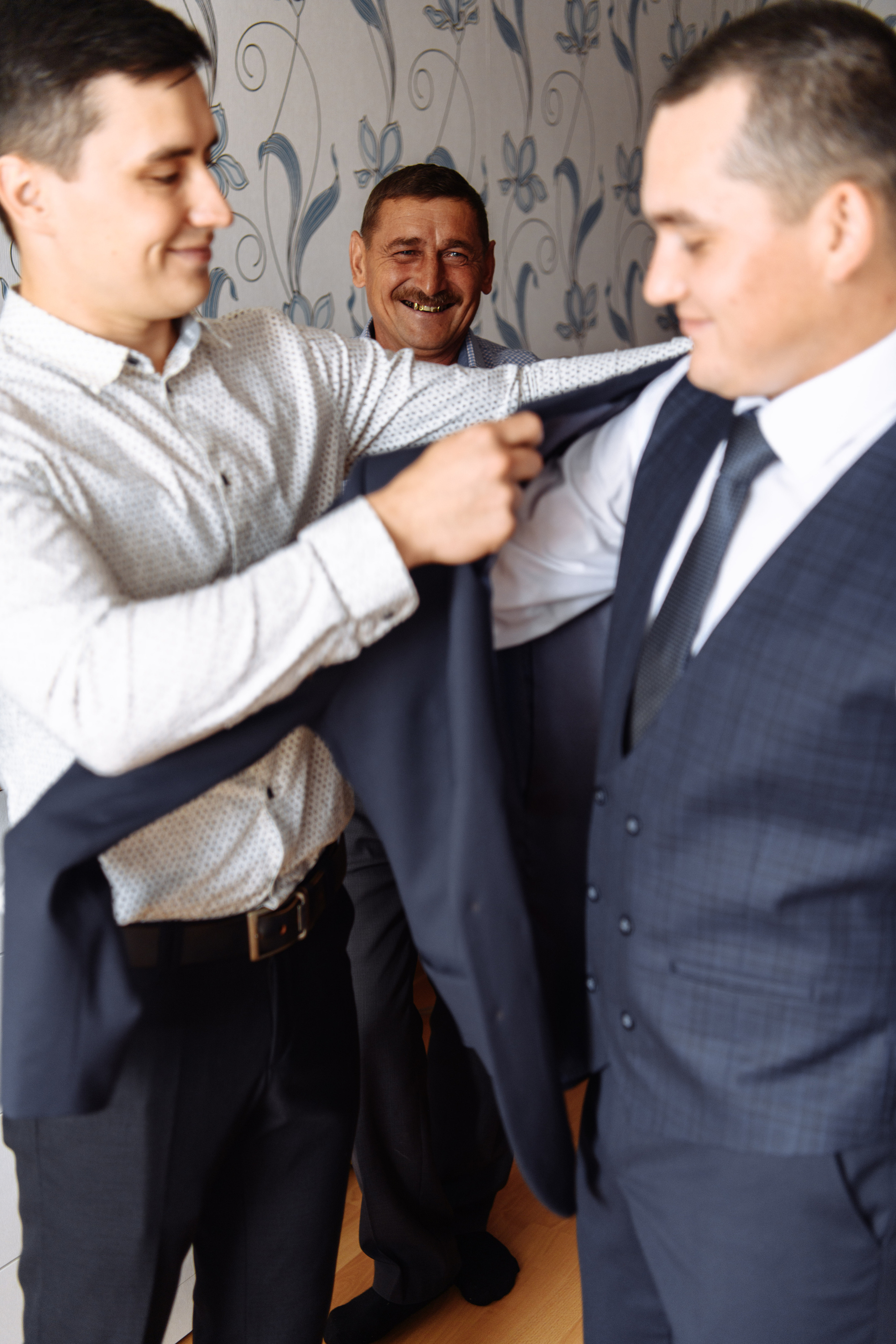 Свадебная прогулка в ЖК Аристократ на Ленина. Свадебный и семейный фотограф в Уфе | Винс Константин | Фотопроекты