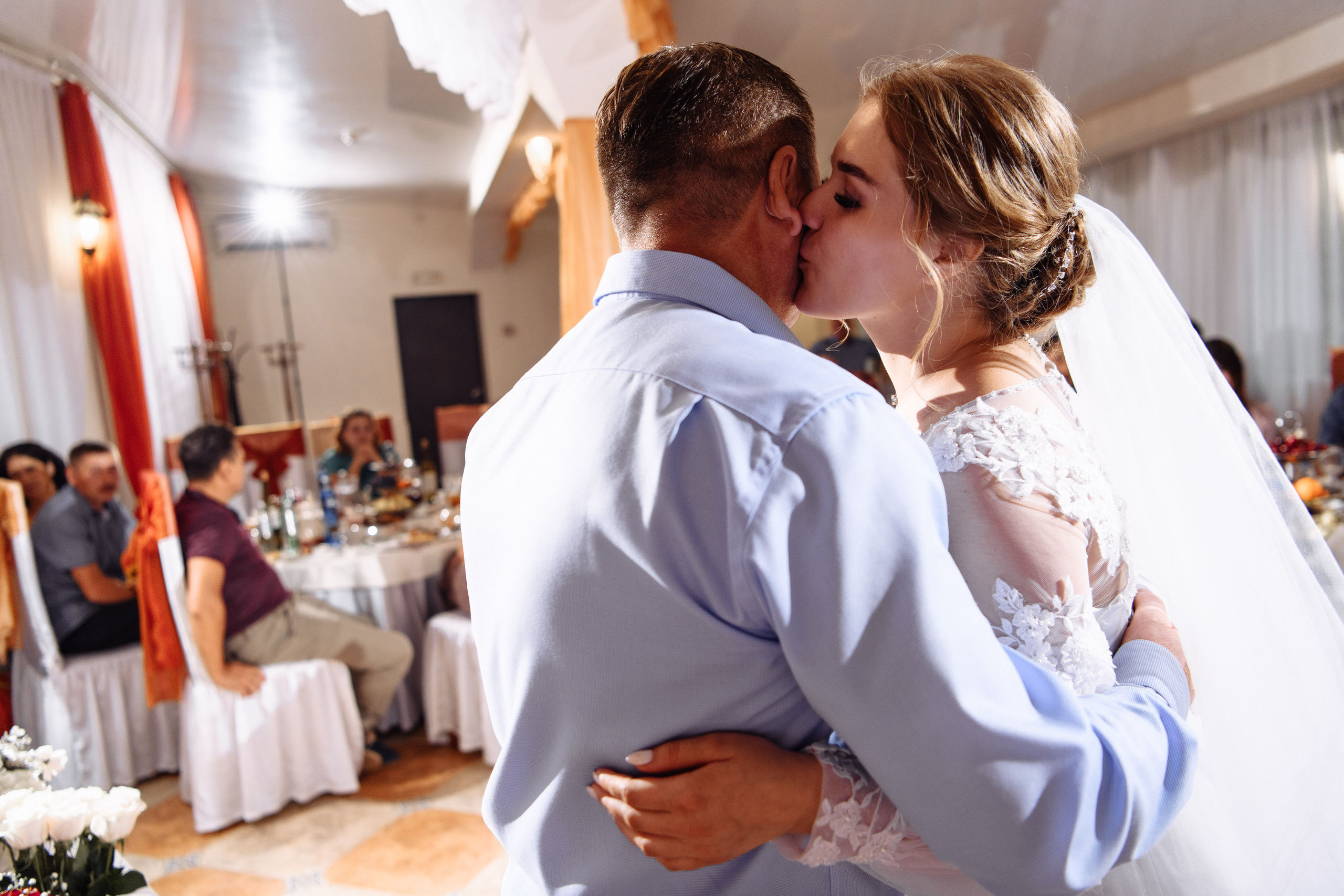 Свадебная прогулка в ЖК Аристократ на Ленина. Свадебный и семейный фотограф в Уфе | Винс Константин | Фотопроекты