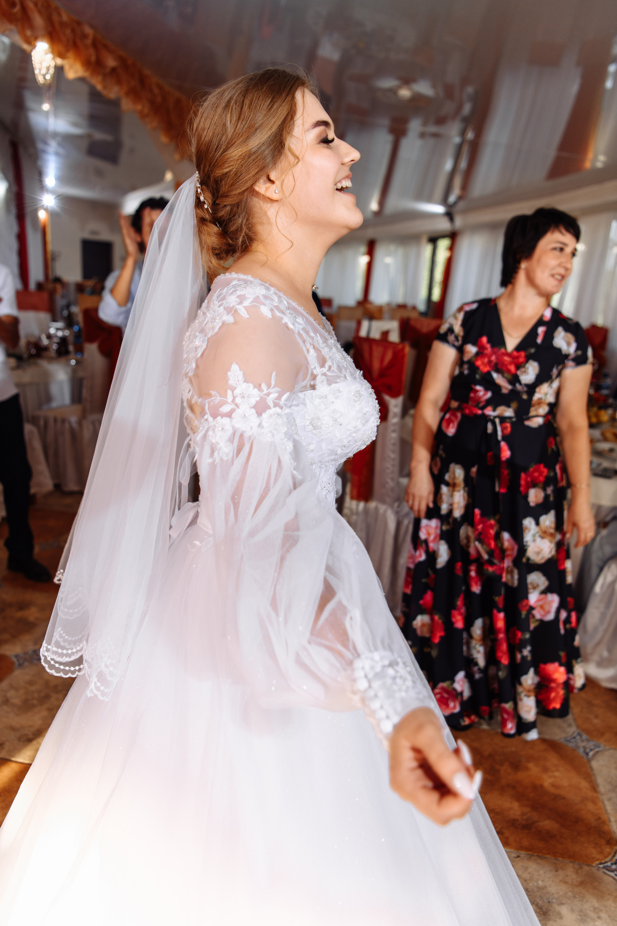 Свадебная прогулка в ЖК Аристократ на Ленина. Свадебный и семейный фотограф в Уфе | Винс Константин | Фотопроекты