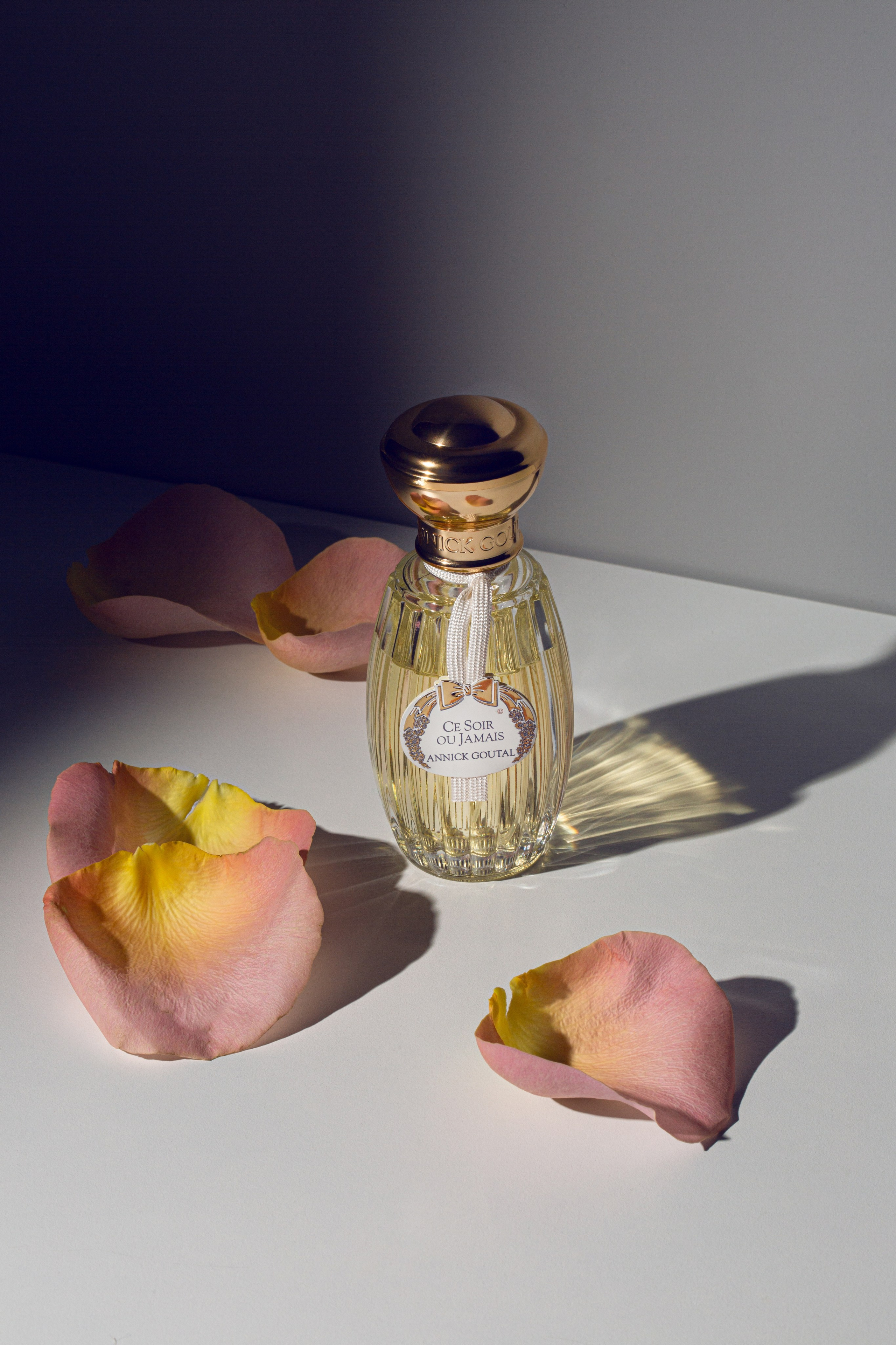 Художественная обработка парфюмов | Студия SVITHART