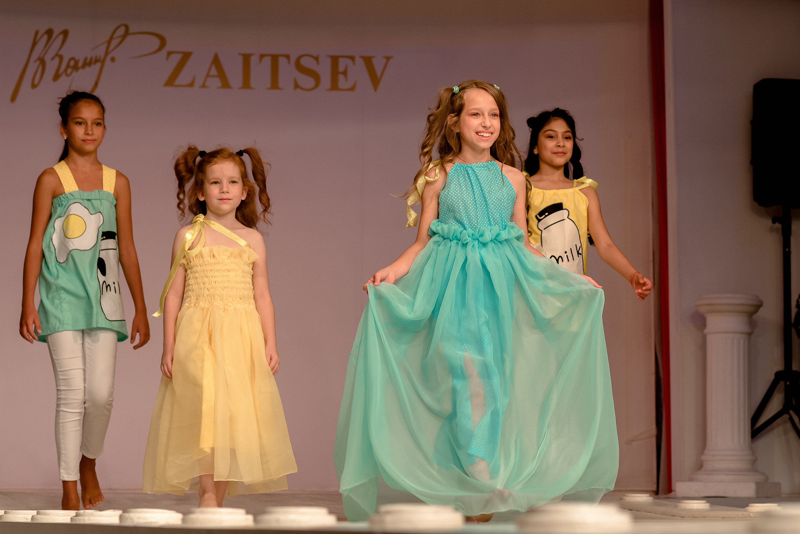 Показ мод в Доме В. Зайцева