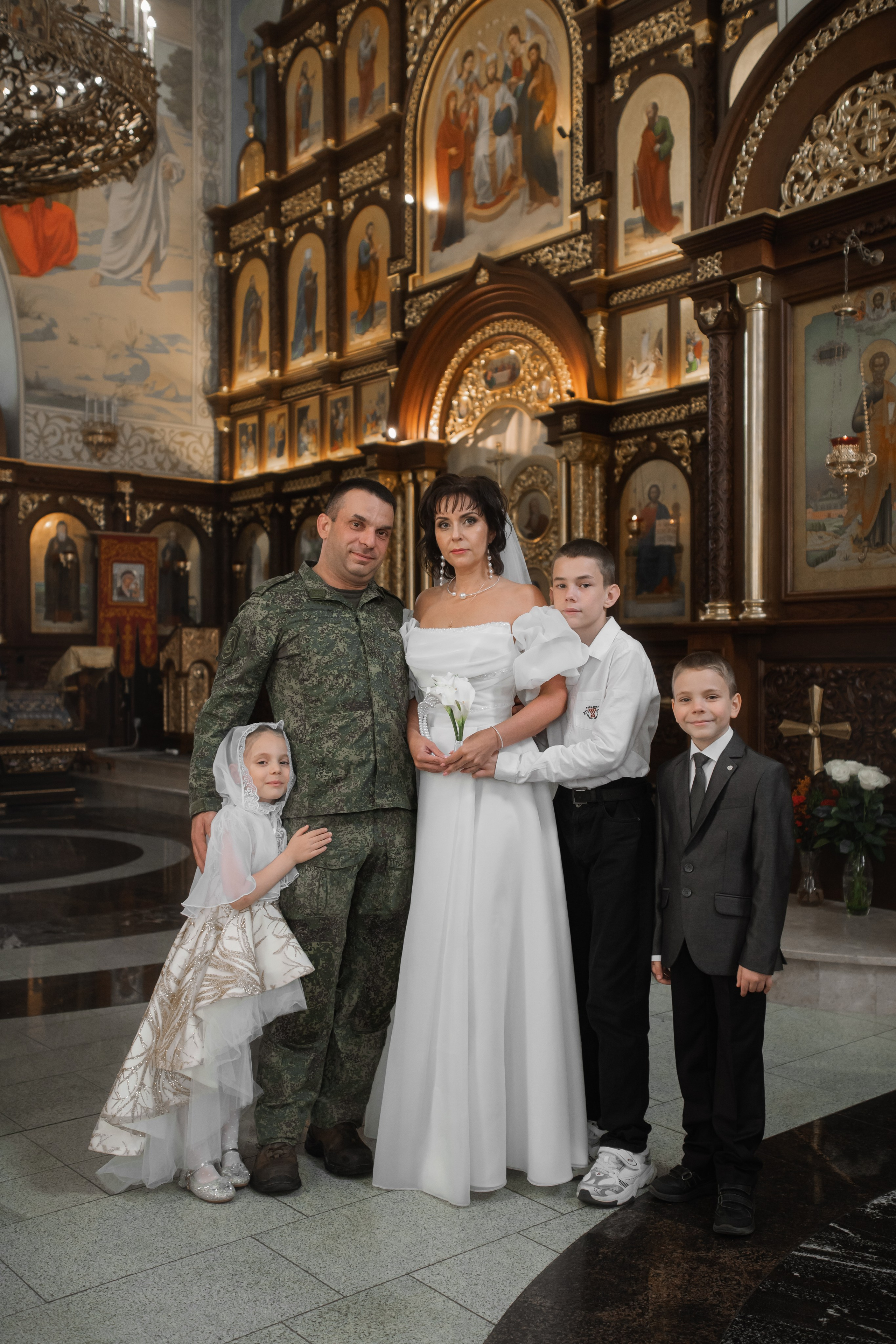 Венчание в храме Апостола Петра. Фотограф на крещение и венчание, семейный фотограф в Санкт-Петербурге