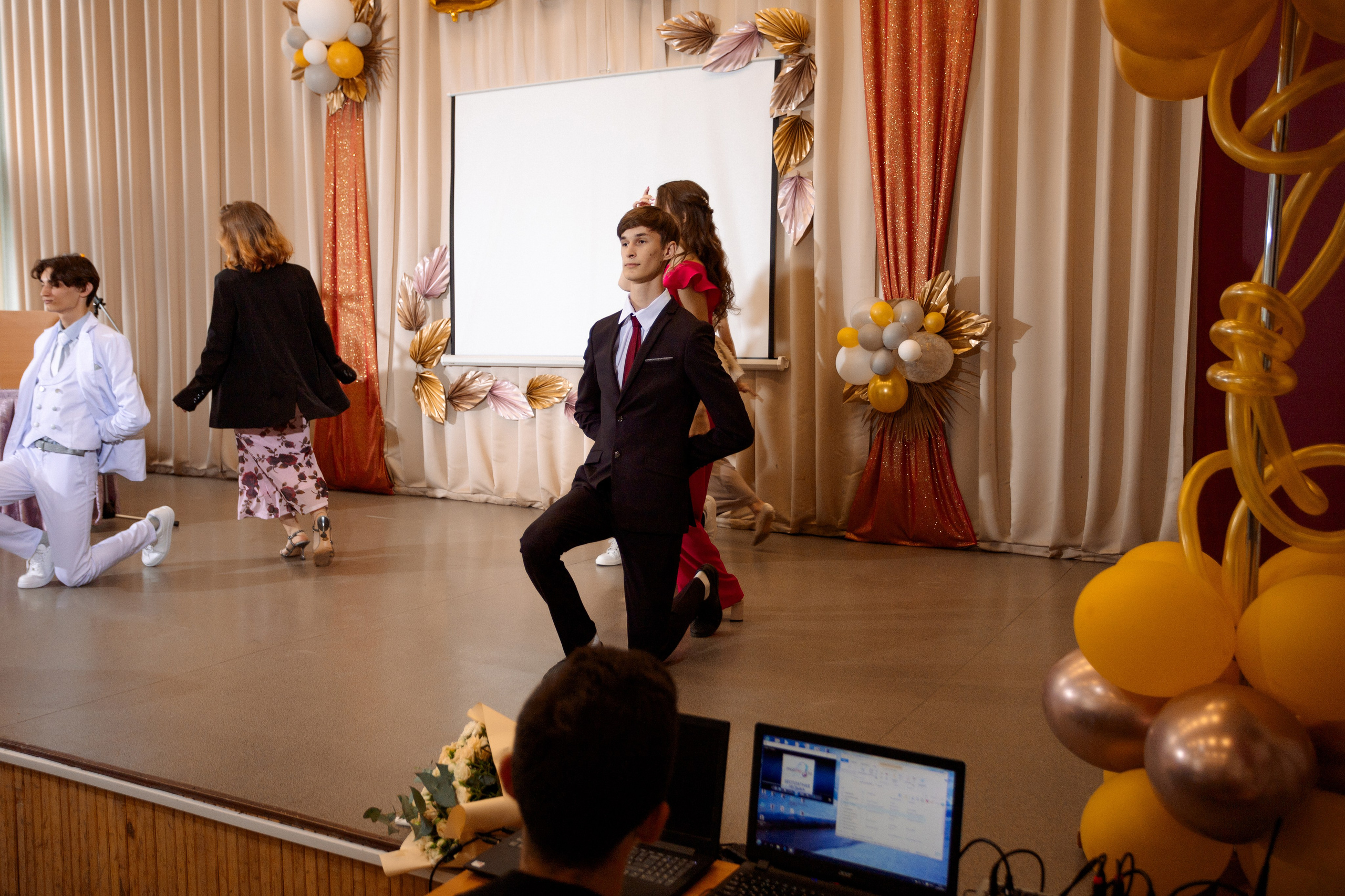 ВРУЧЕНИЕ АТТЕСТАТОВ: Пример. Все фото. Профессиональный фотограф в Ижевске Леша Петров