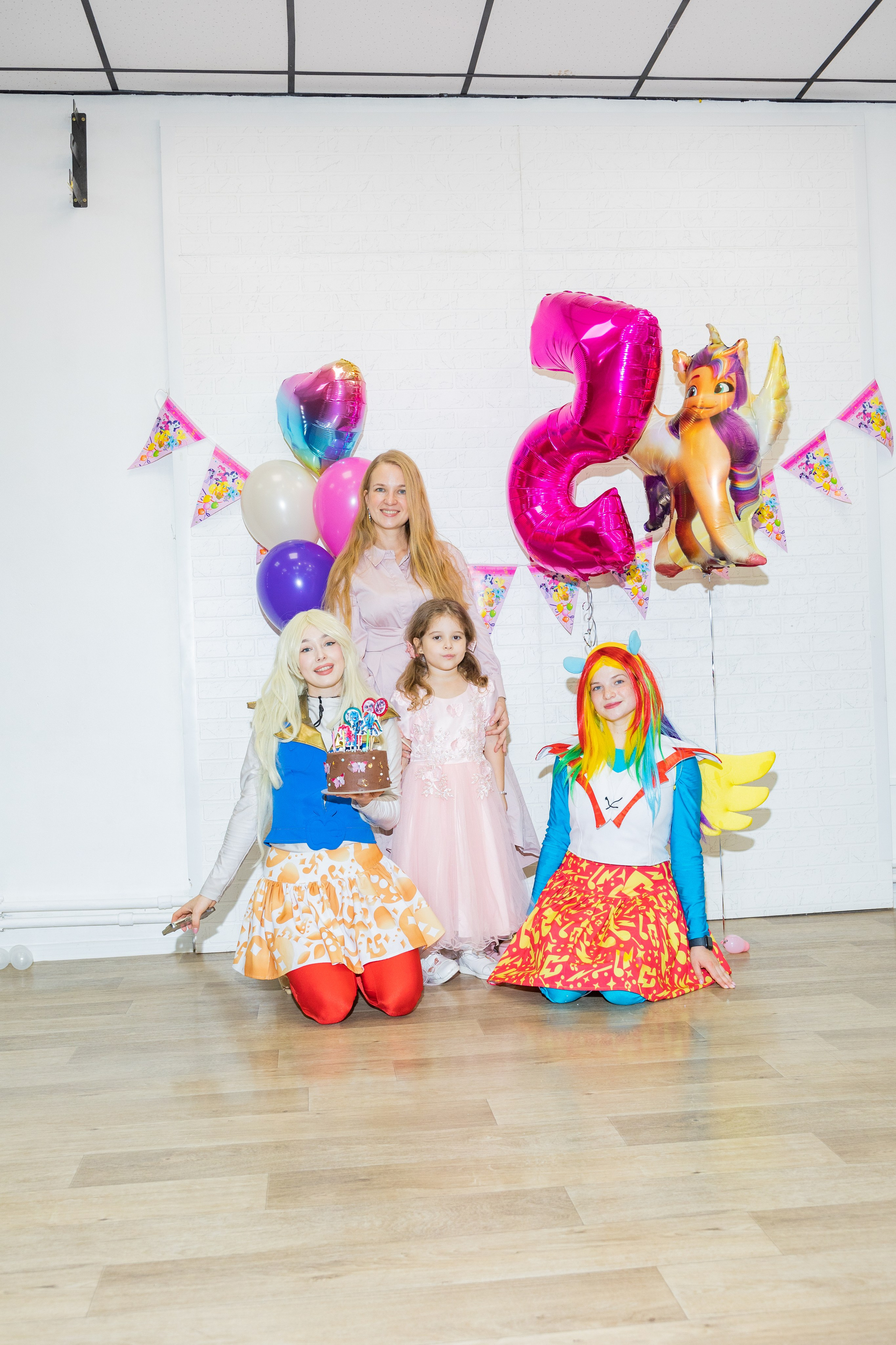 День Рождение Есении в Rabbit Holl. Выпускные альбомы во Владивостоке