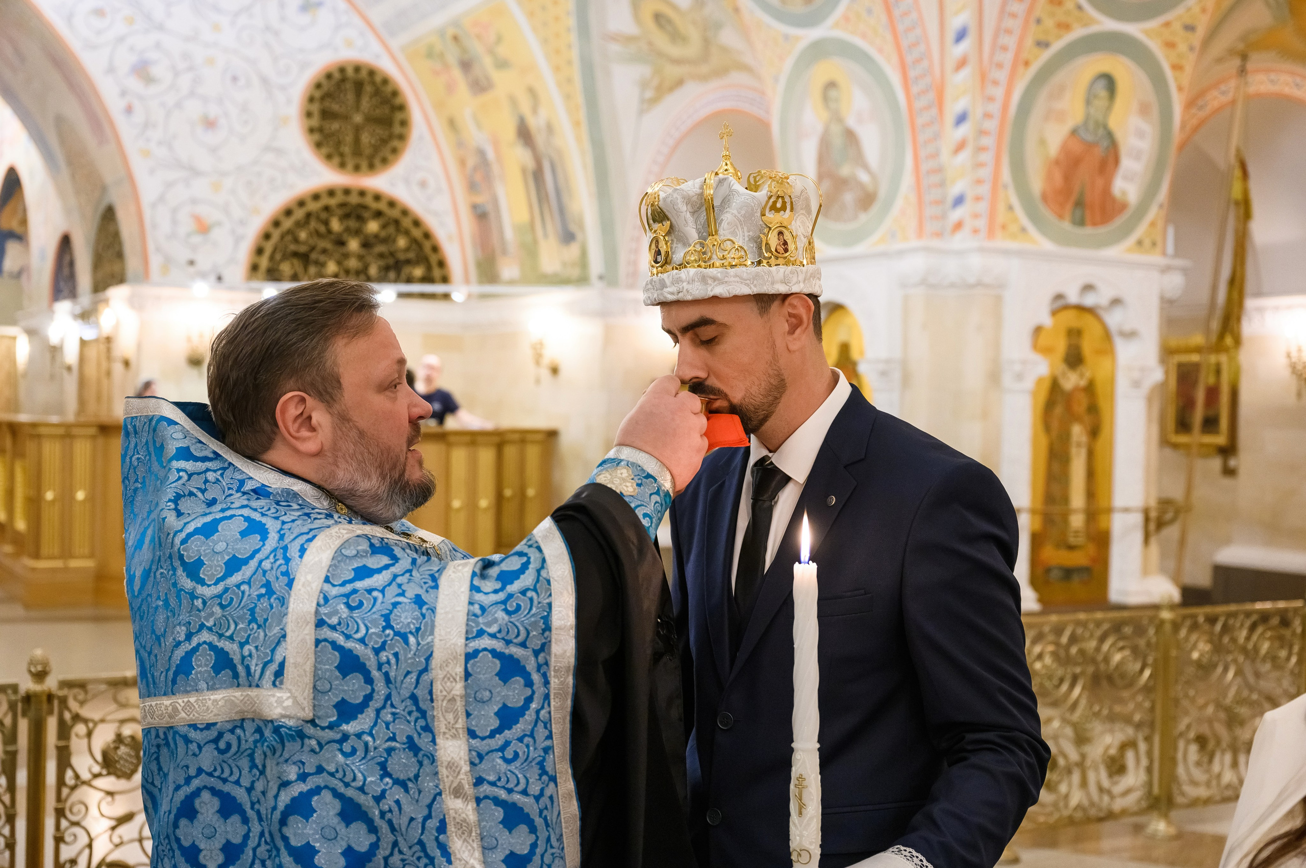 Свадьба Венчание Храм Христа Спасителя. Свадебный фотограф Москва Юрий Кульман