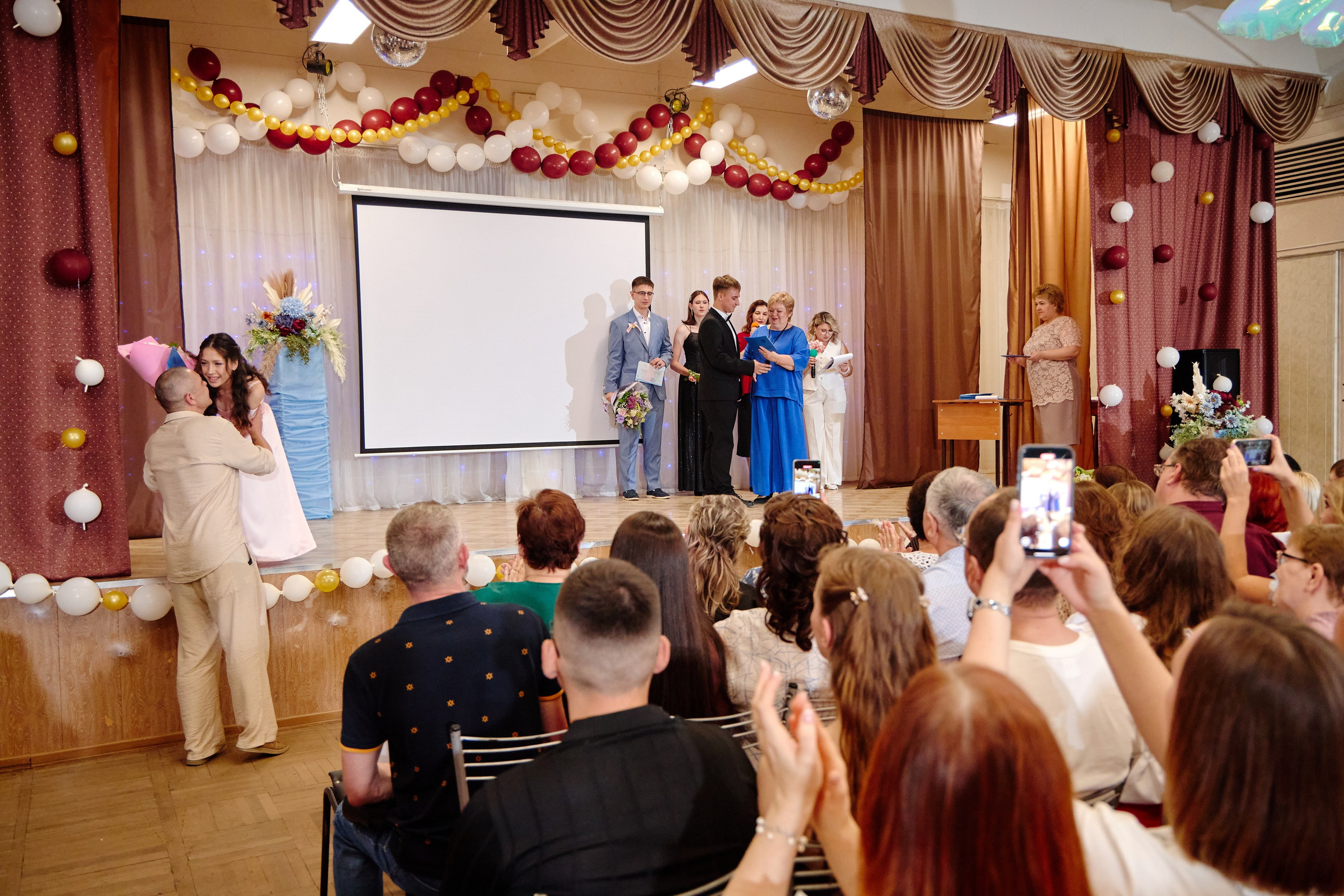 Выпускной 35 Сош. Фотограф Выпускные альбомы Таганрог Сергей Коробченко