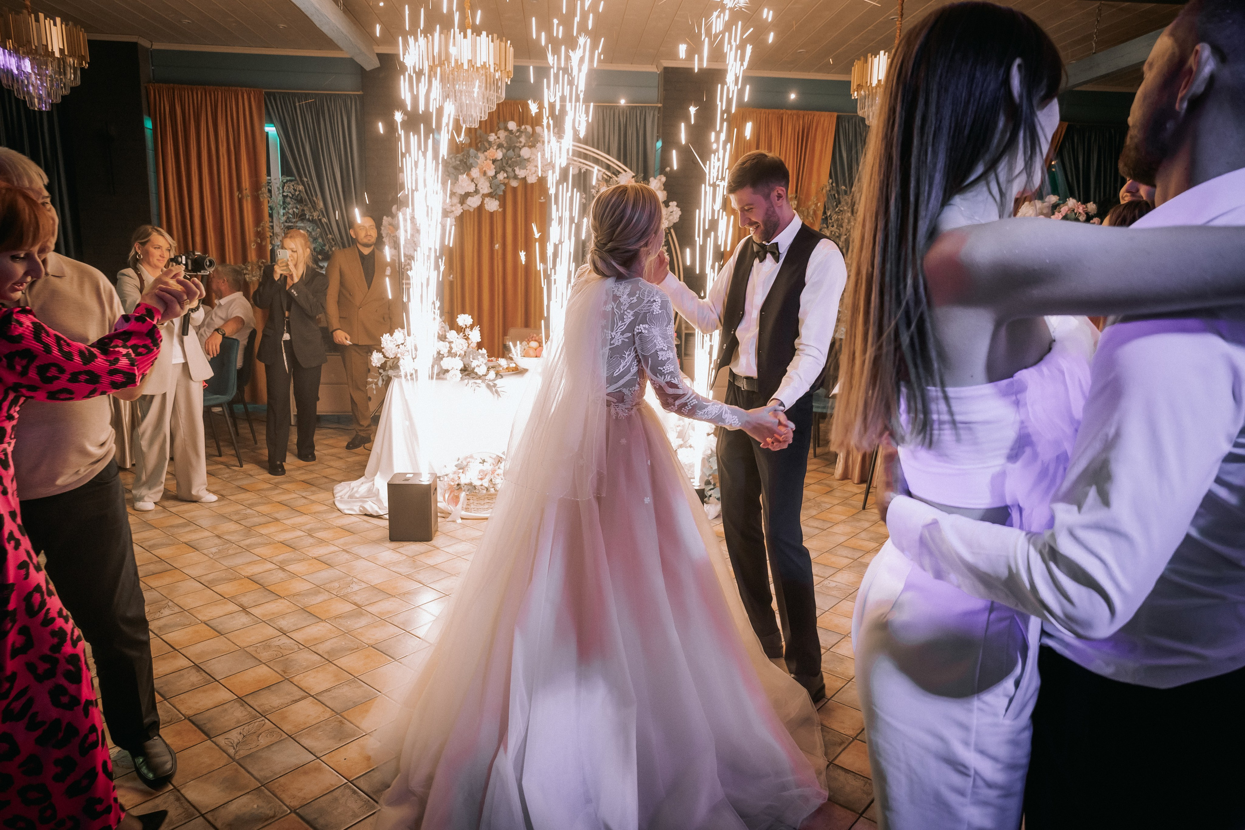 Свадебный день. Дарья и Джем. Свадебная фотография. Арина Рубах