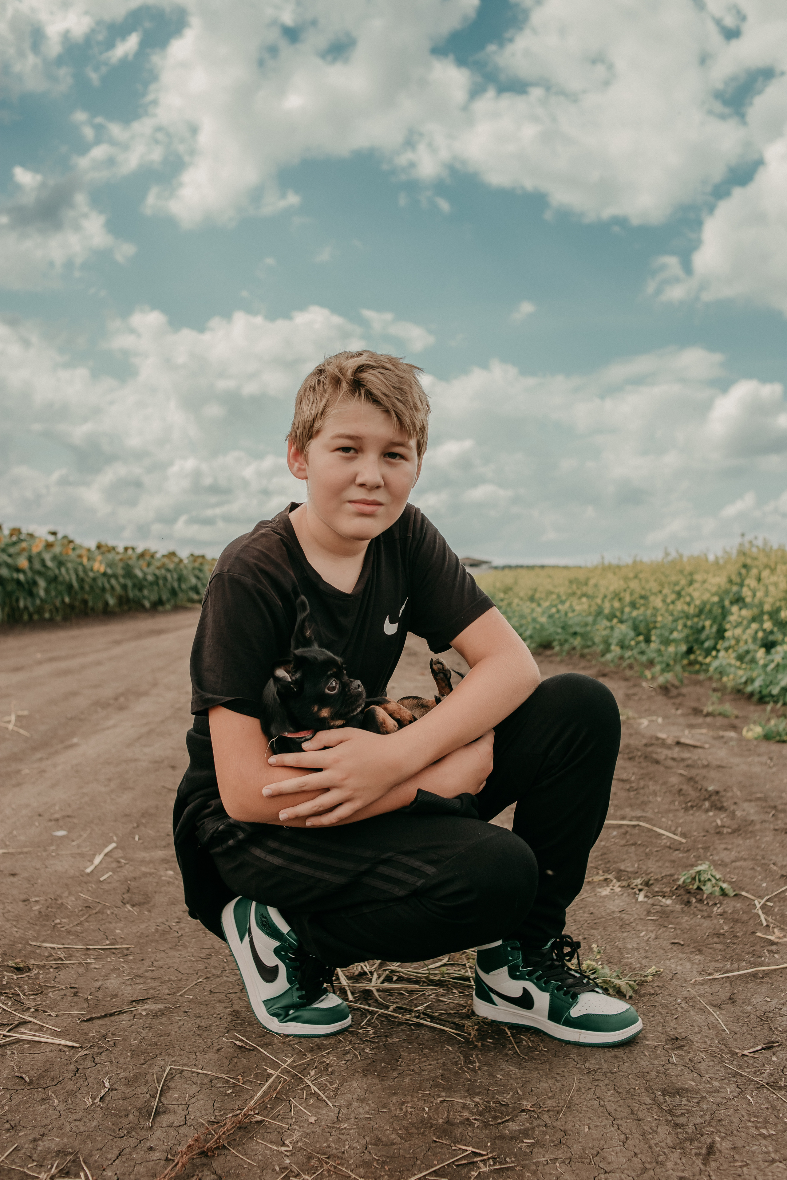 Прогулка в поле. Светлана, Матвей, Захар. Фотограф Регина Крикунова г. Красноярск