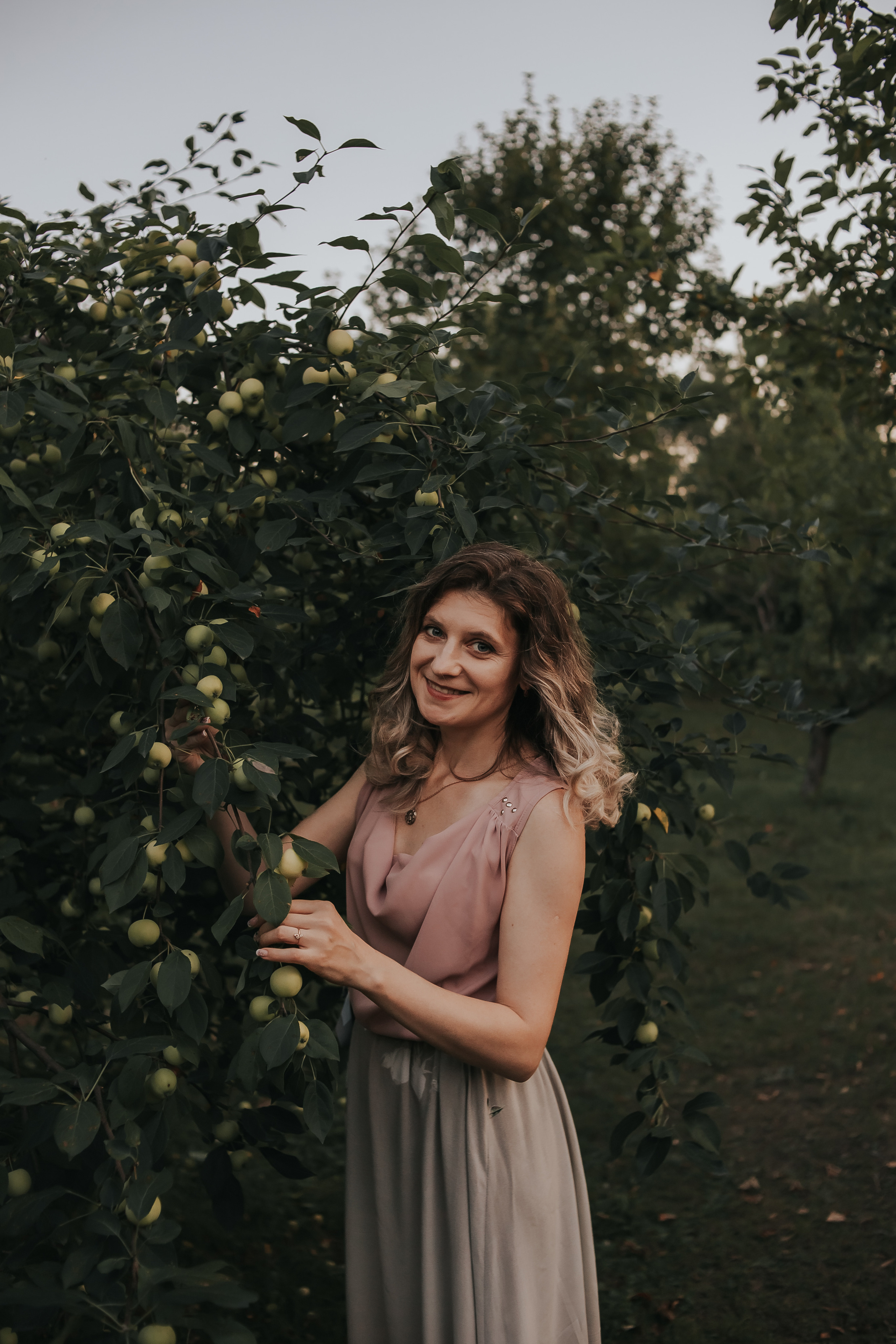 Маргарита и Мирослава. Пикник в саду. Фотограф Регина Крикунова г. Красноярск