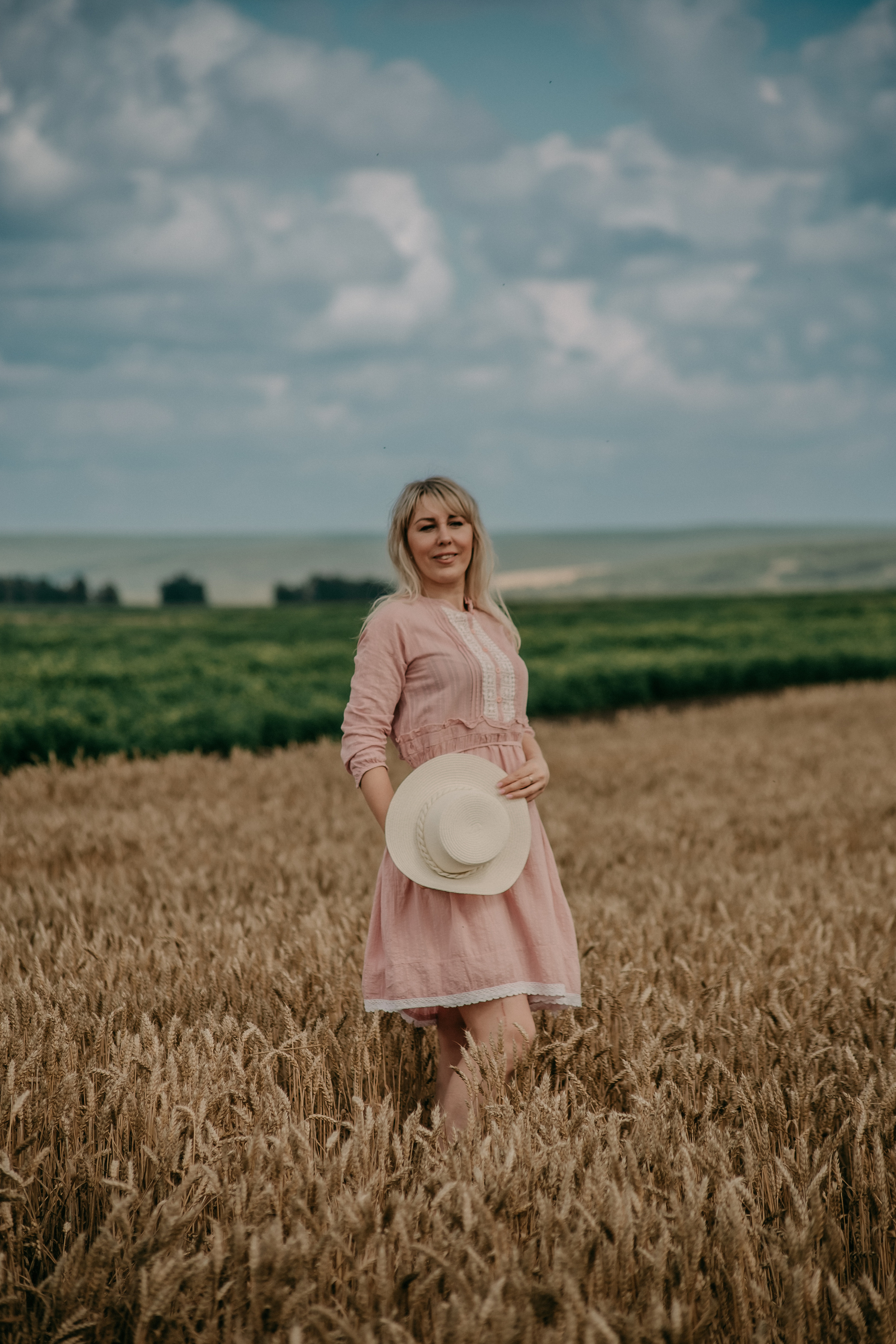Прогулка в поле. Светлана, Матвей, Захар. Фотограф Регина Крикунова г. Красноярск