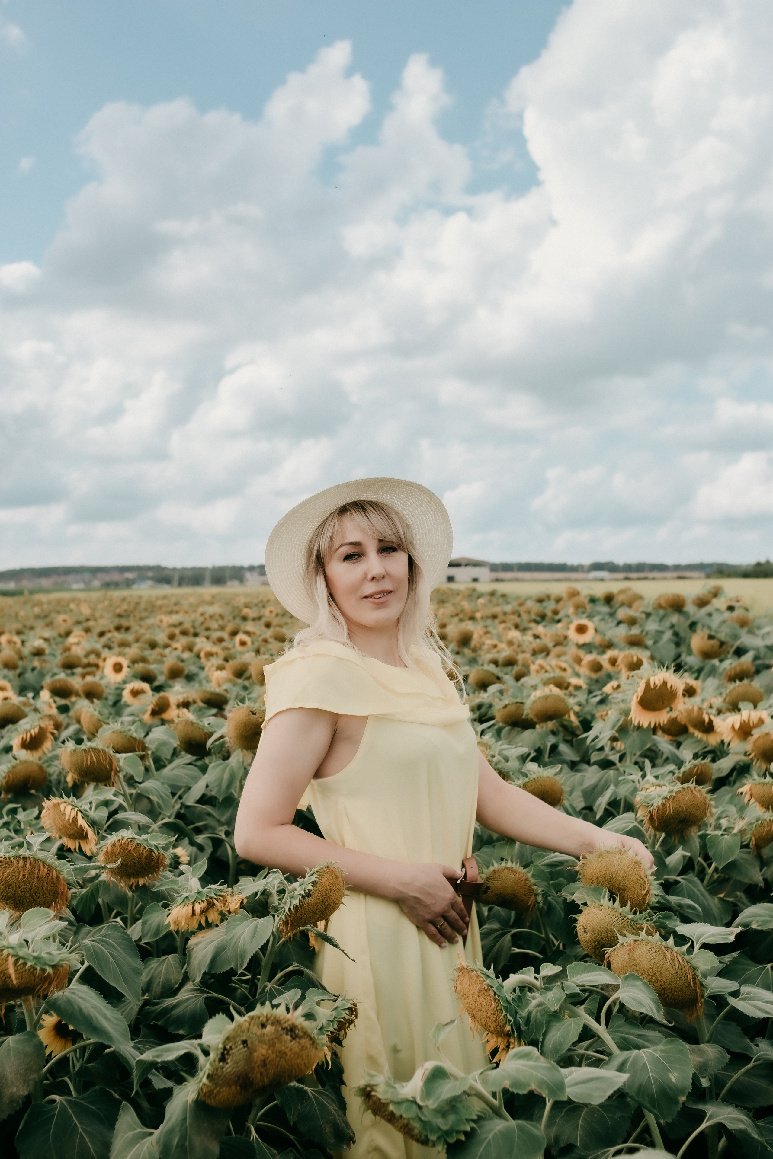 Прогулка в поле. Светлана, Матвей, Захар. Фотограф Регина Крикунова г. Красноярск