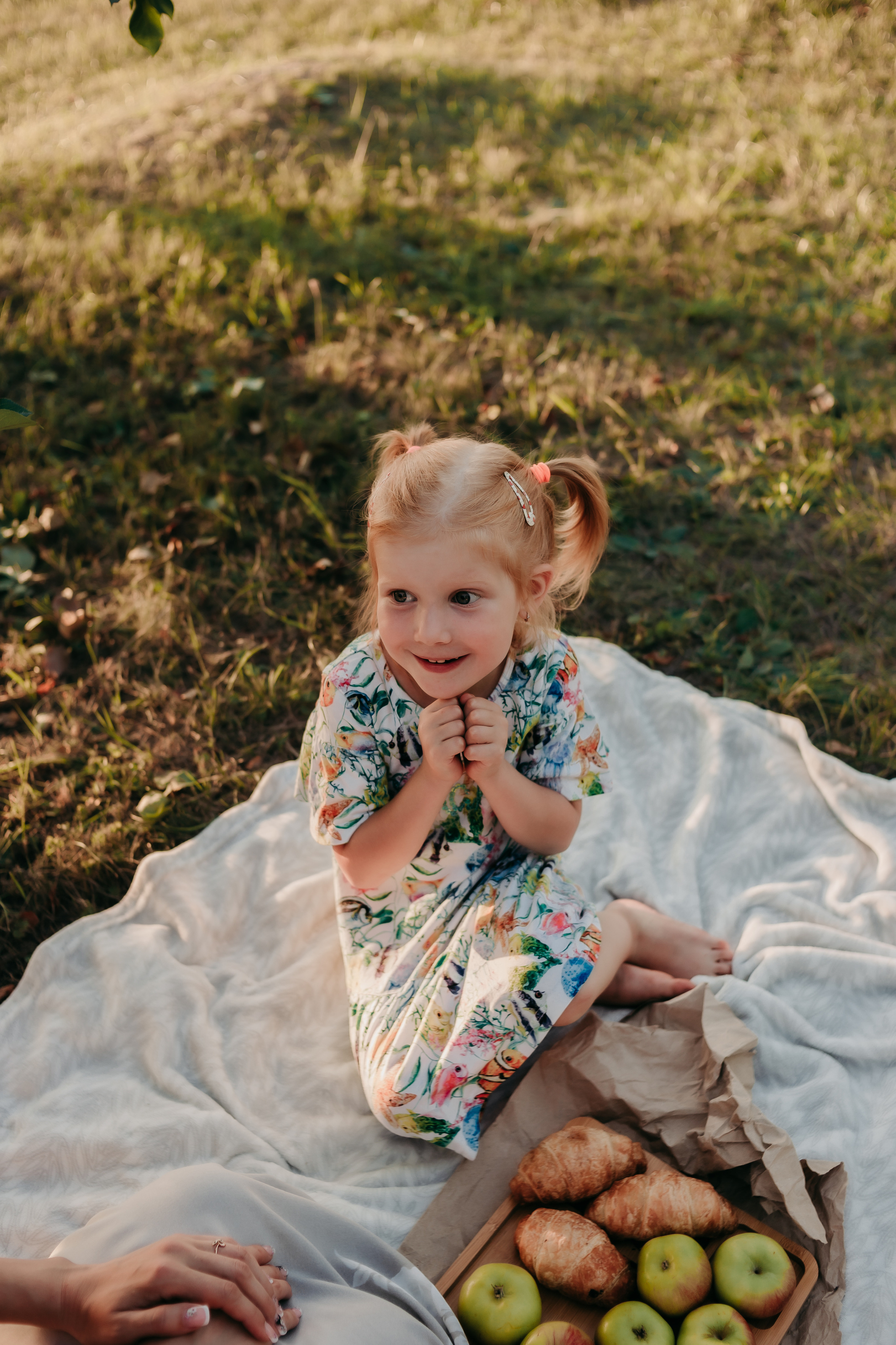 Маргарита и Мирослава. Пикник в саду. Фотограф Регина Крикунова г. Красноярск