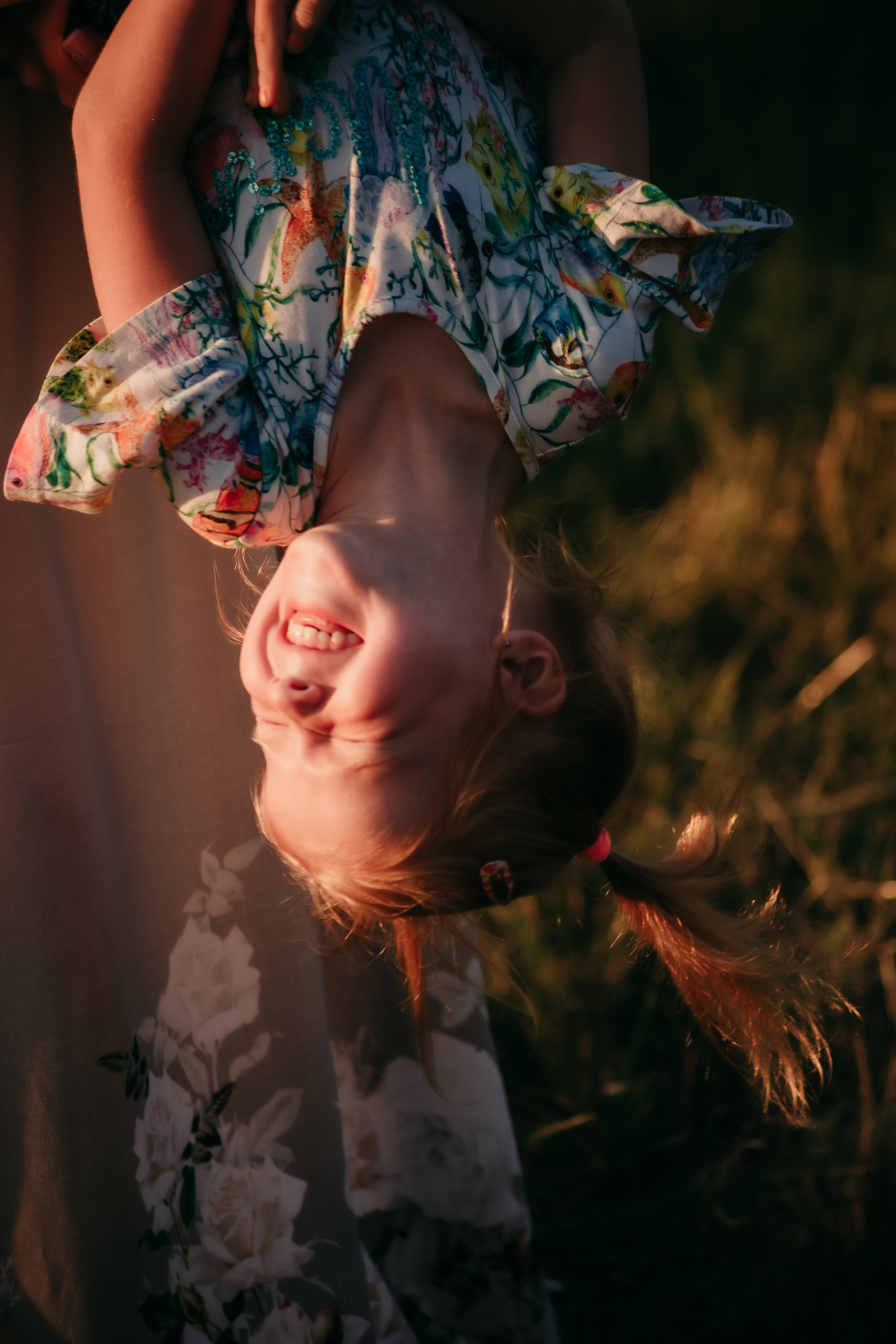 Маргарита и Мирослава. Пикник в саду. Фотограф Регина Крикунова г. Красноярск