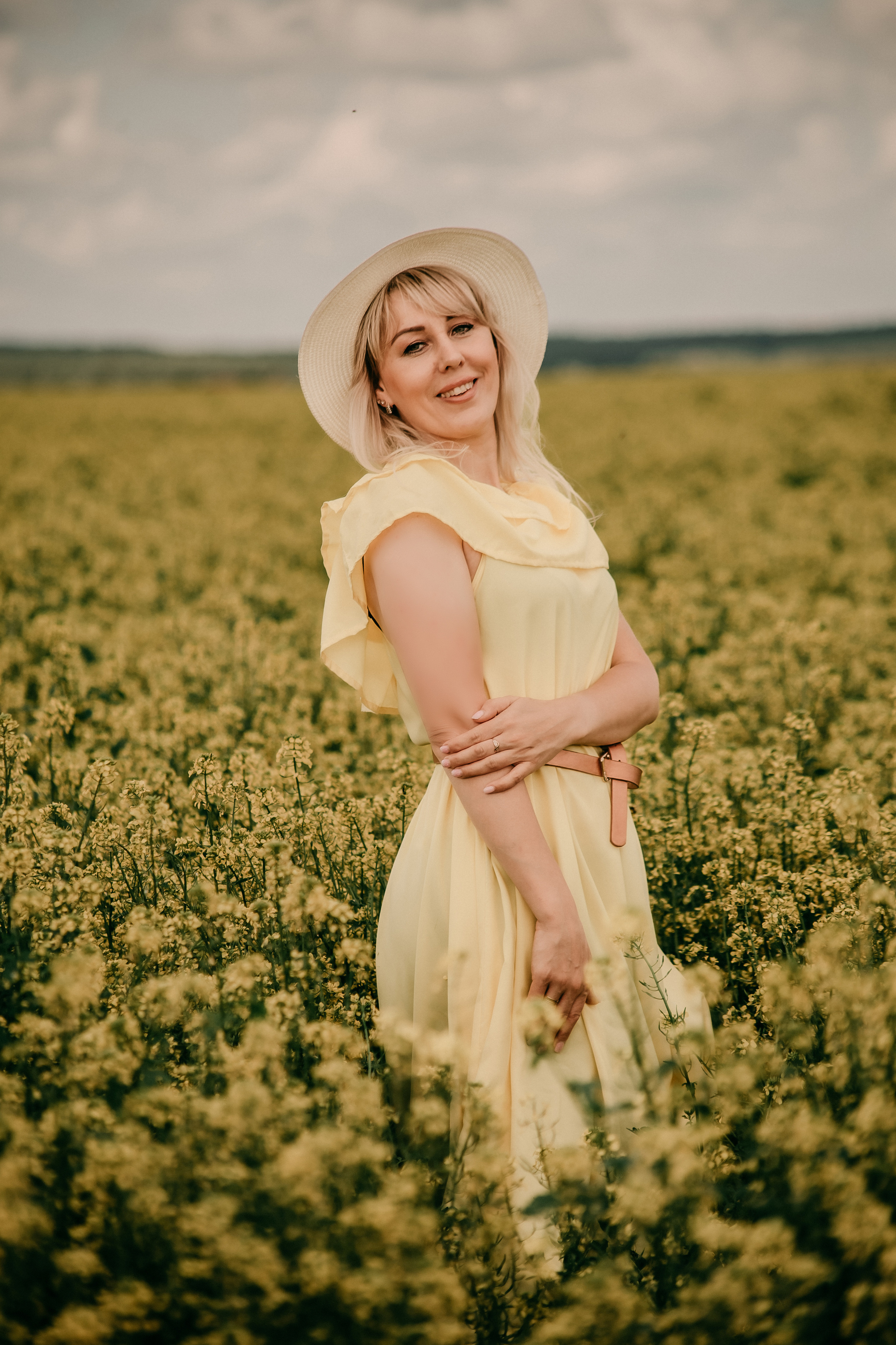 Прогулка в поле. Светлана, Матвей, Захар. Фотограф Регина Крикунова г. Красноярск