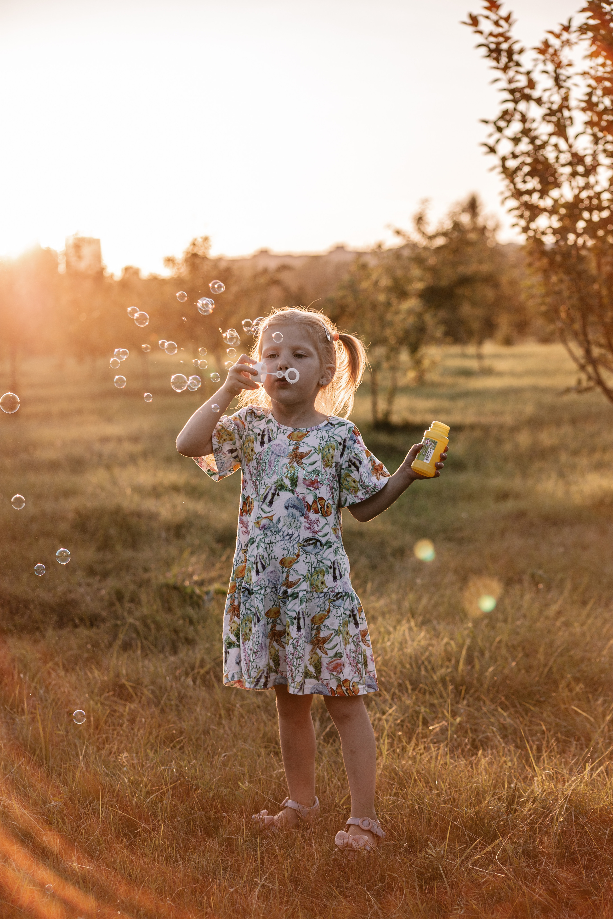 Маргарита и Мирослава. Пикник в саду. Фотограф Регина Крикунова г. Красноярск