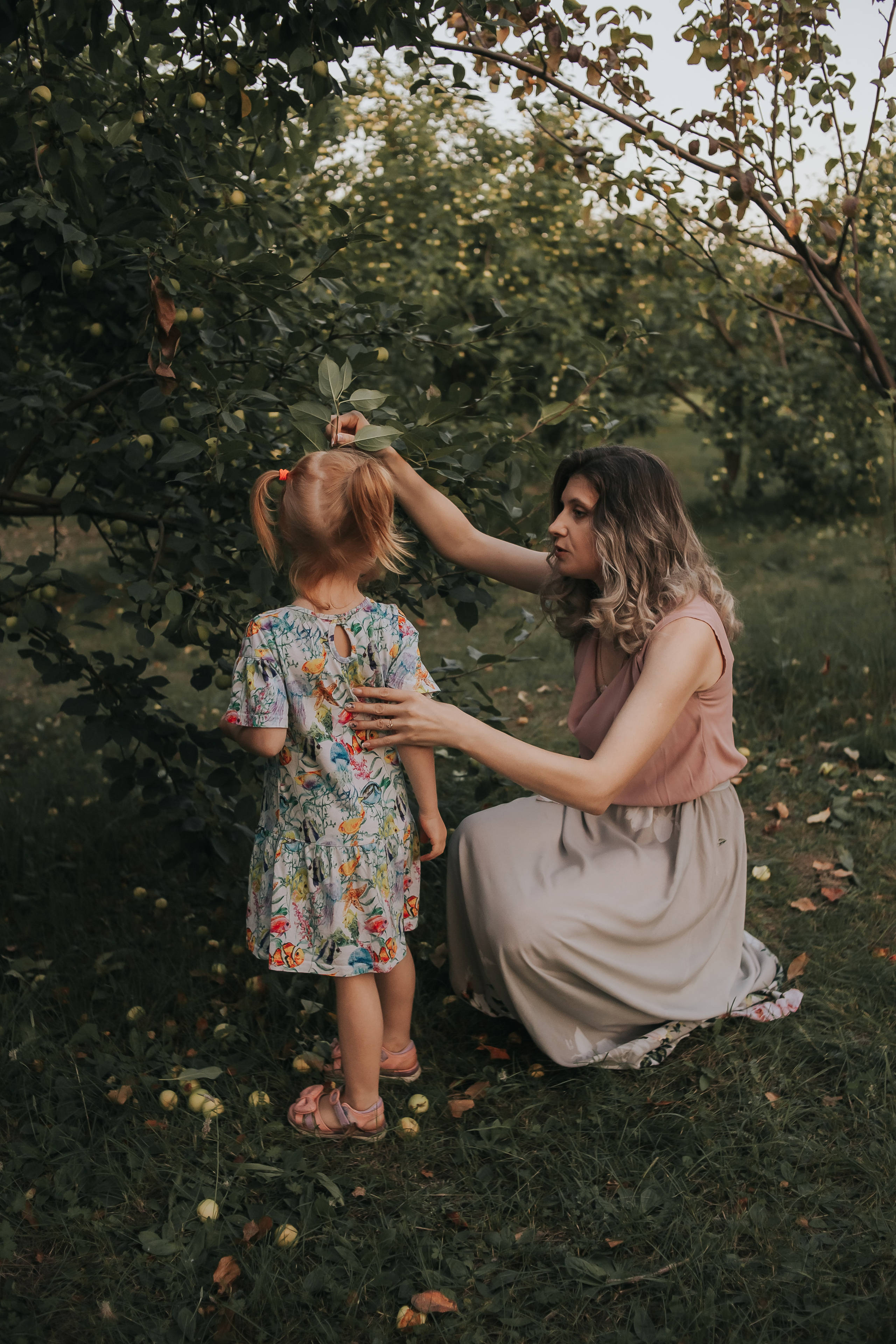Маргарита и Мирослава. Пикник в саду. Фотограф Регина Крикунова г. Красноярск