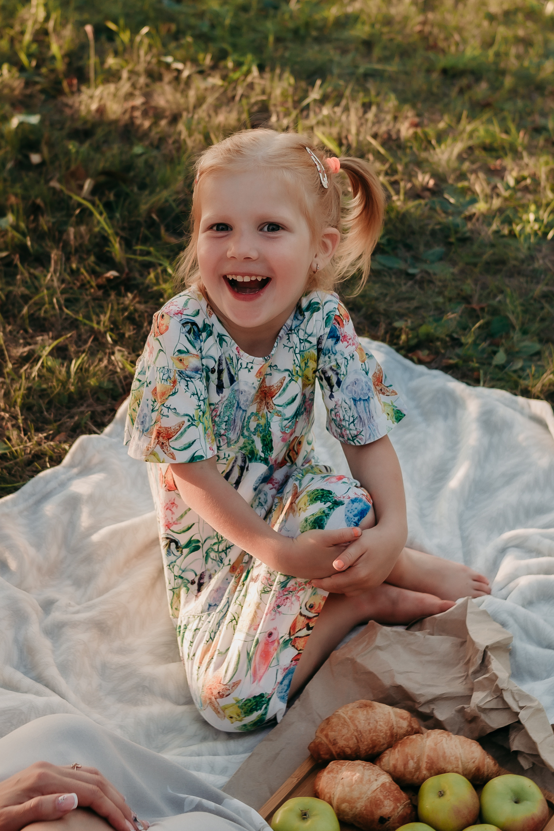 Маргарита и Мирослава. Пикник в саду. Фотограф Регина Крикунова г. Красноярск