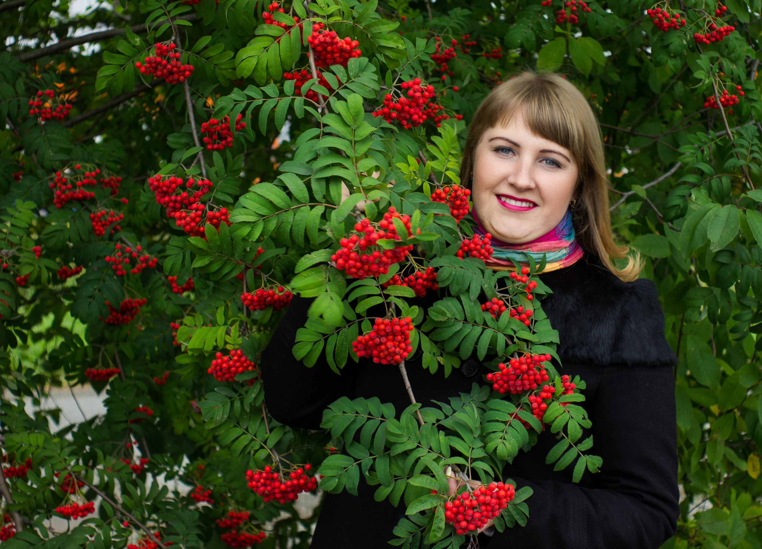 Фотосессия в рябине. Евгений Селиванов портретный фотограф