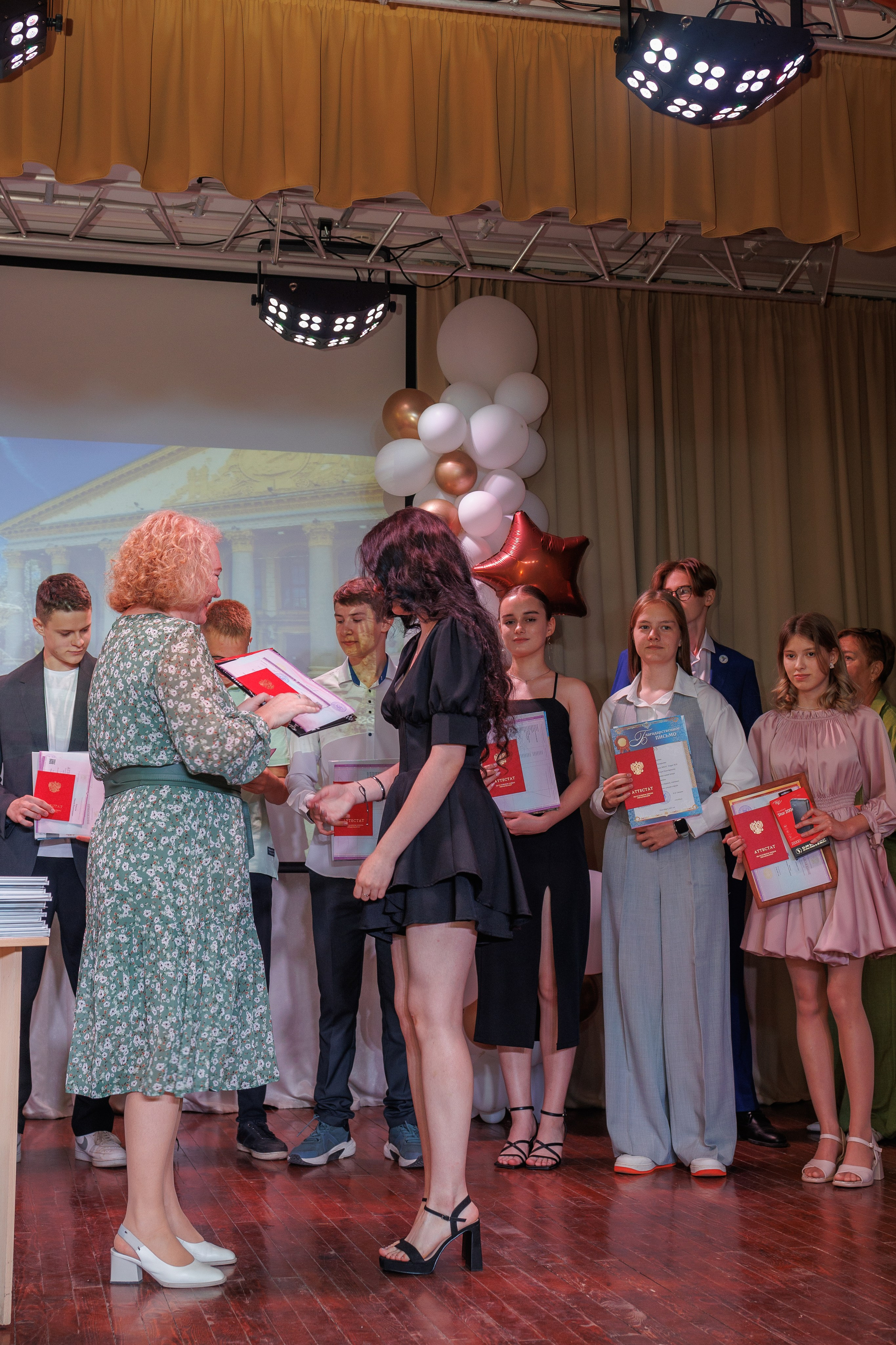 Вручение аттестатов. Свадебный и семейный фотограф в Новосибирске Ирина Дорошкова